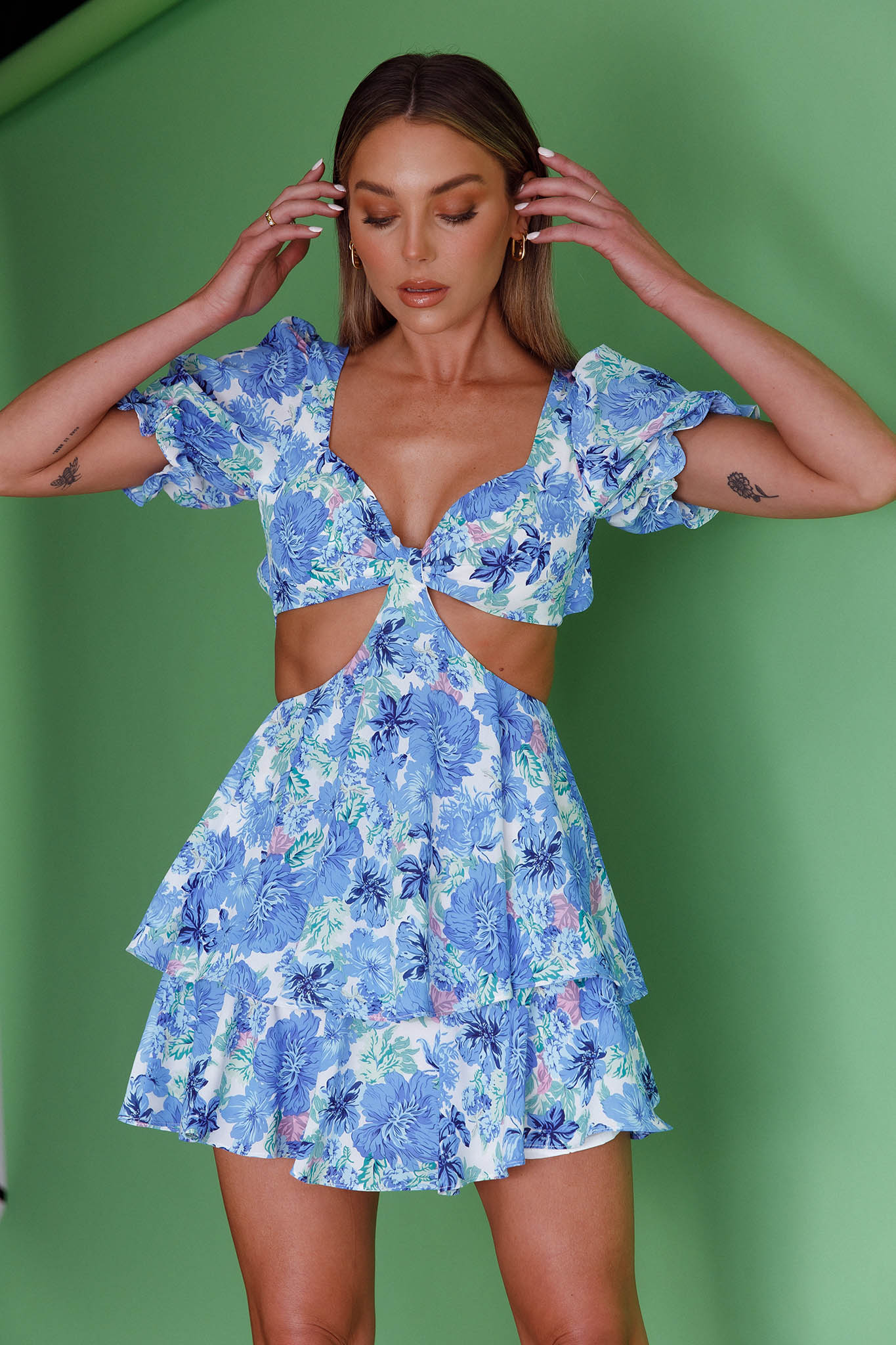 Orianthi Cut-Out Waist Mini Dress Floral Blue - L Orianthi Cut-Out Waist Mini Dress Floral Blue - L