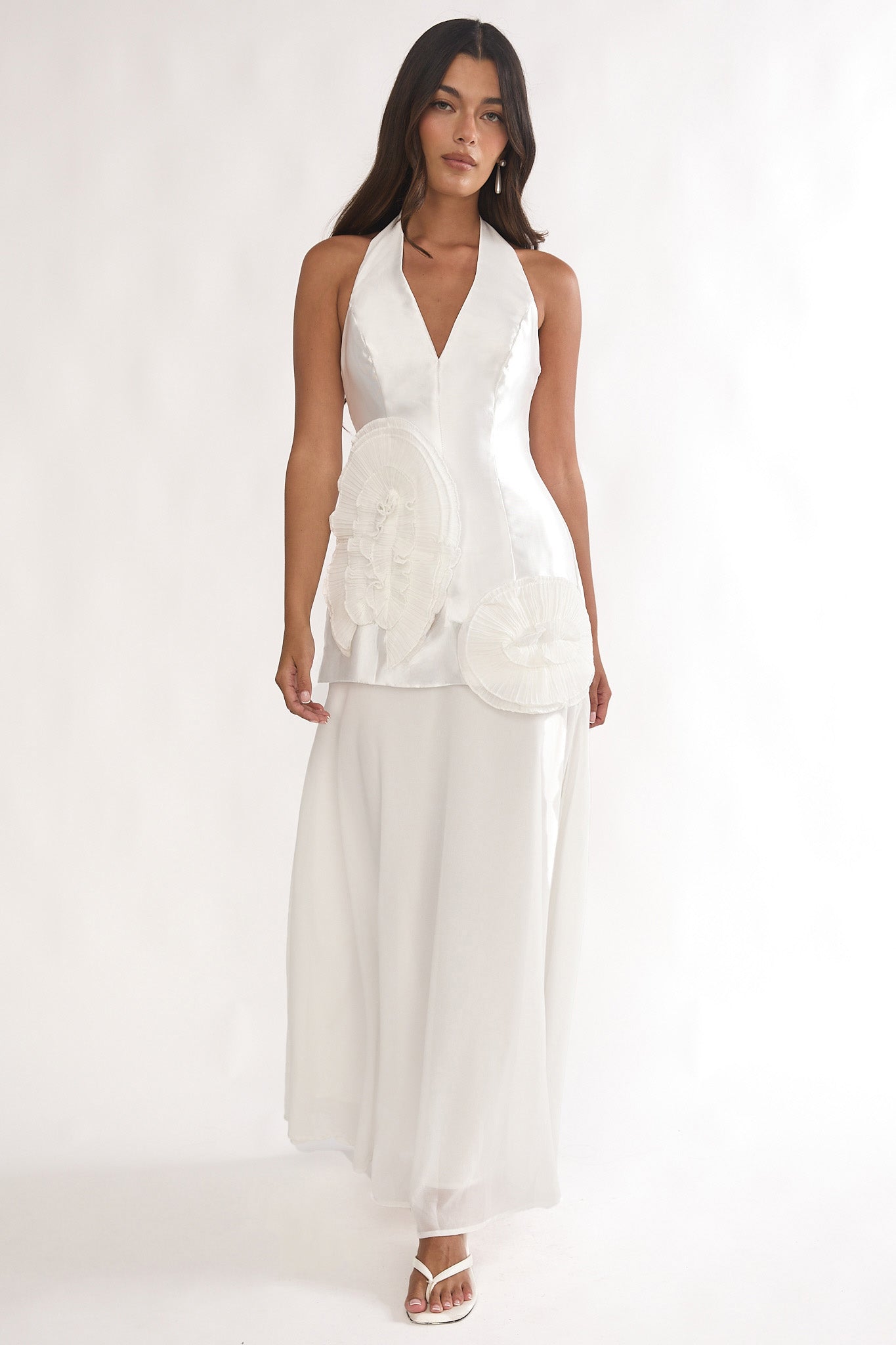Elyria 3D Ruffle Halter Maxi Dress White - M Elyria 3D Ruffle Halter Maxi Dress White - M