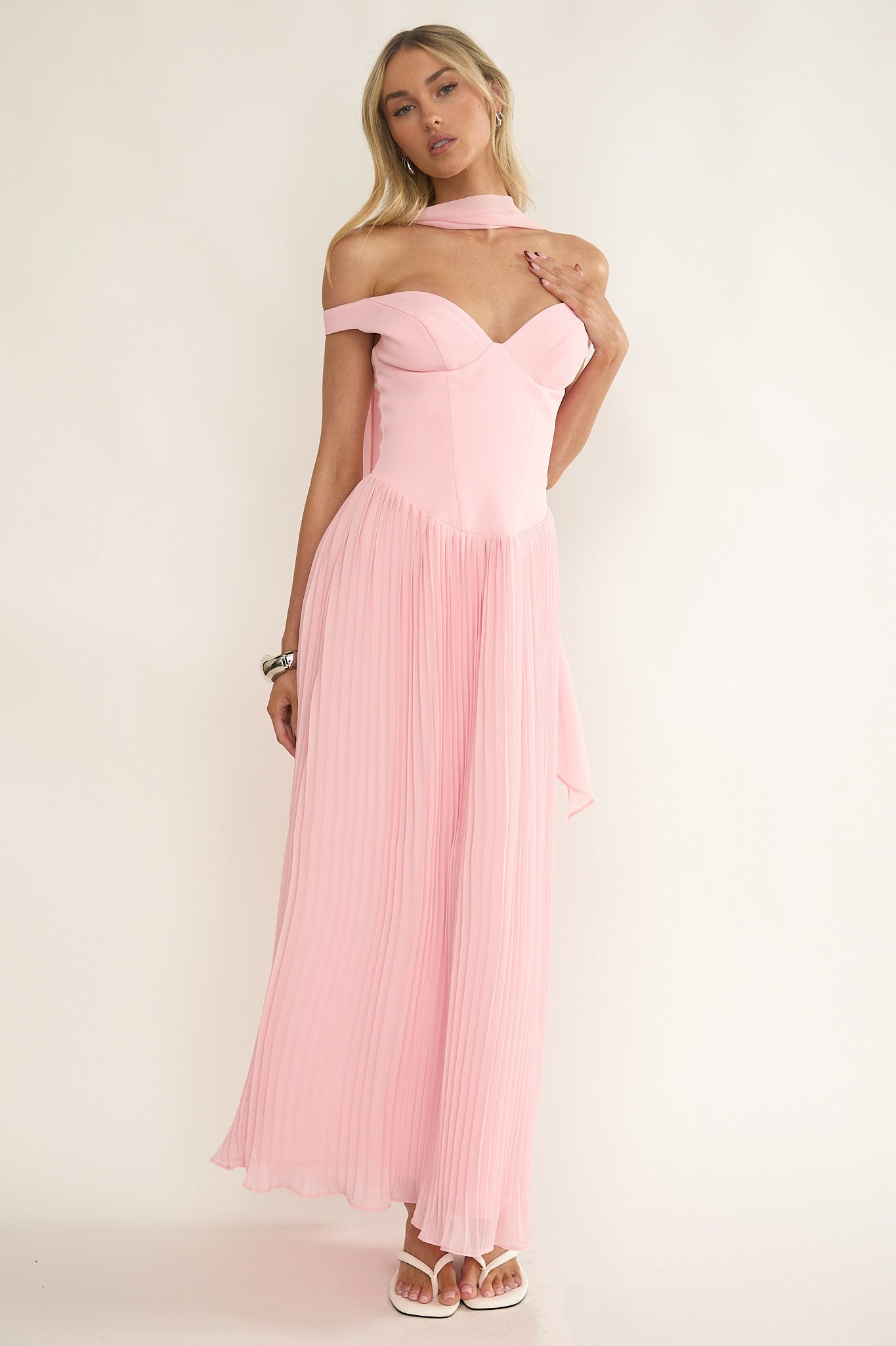 Quinnae Off-Shoulder Accordion Pleat Maxi Dress Pink– Selfie Leslie