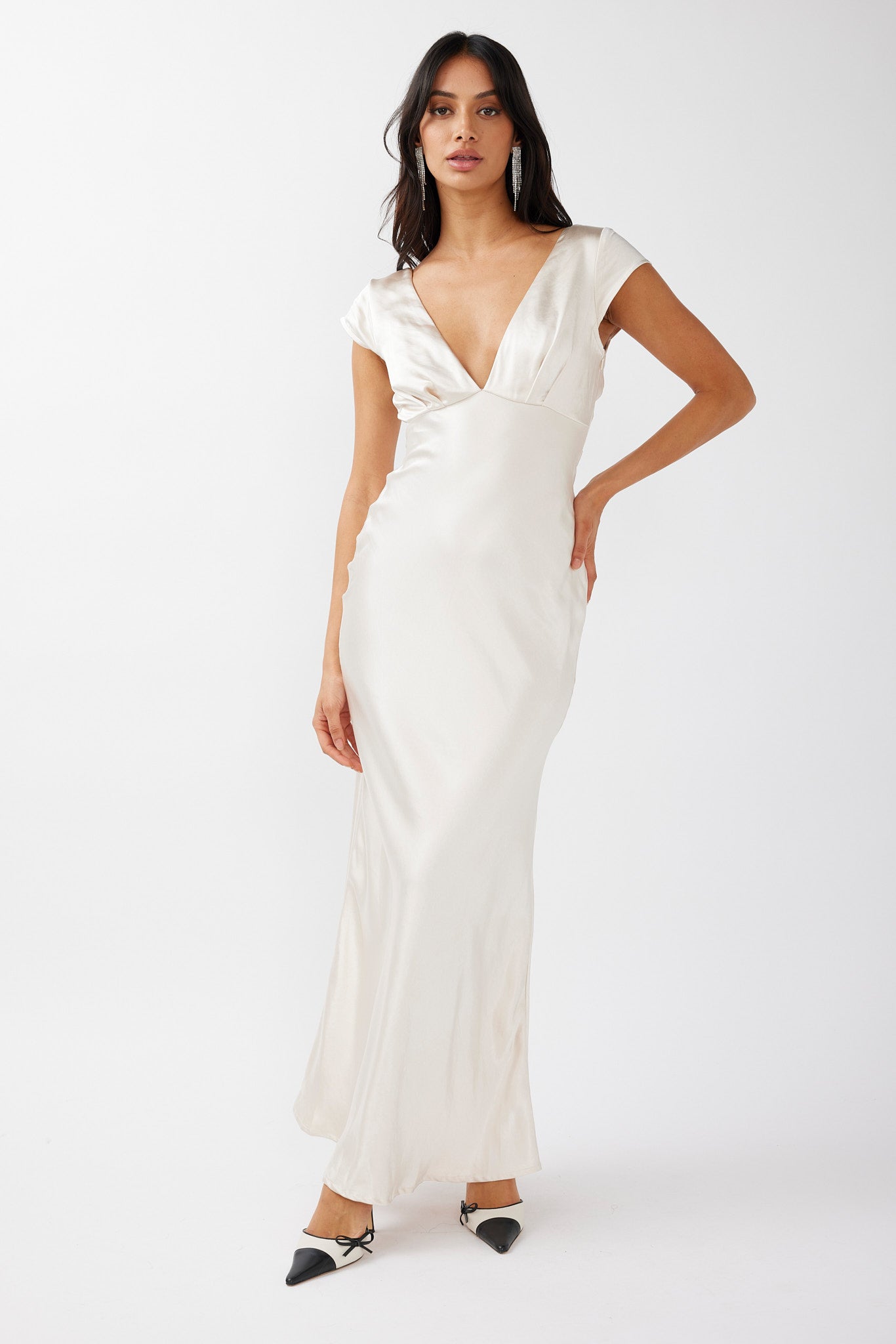 Lucinda V-Neck Twist Back Midi Dress Champagne– Selfie Leslie