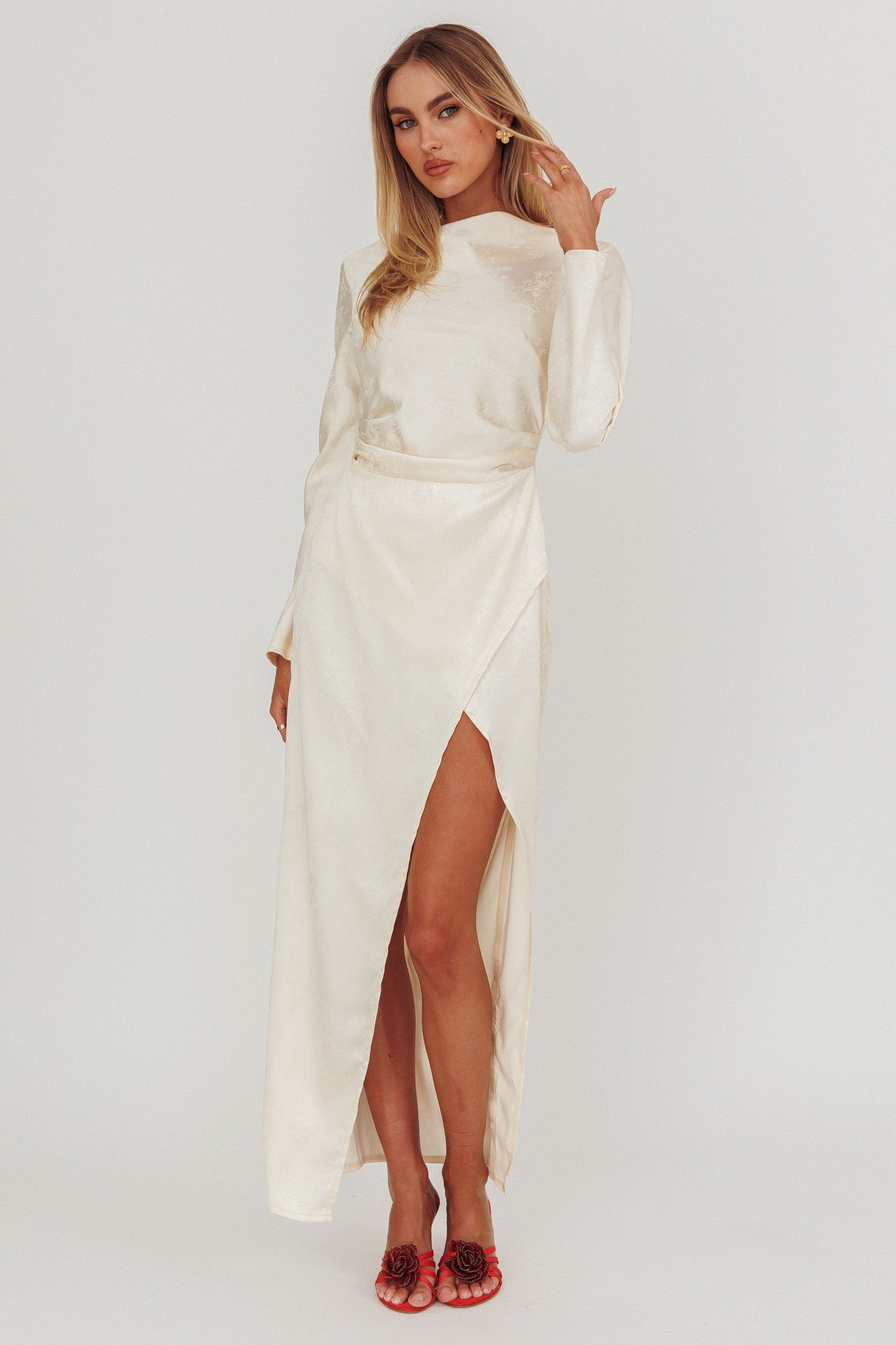 Loveland Long Sleeve Cowl Back Maxi Dress Beige - S Loveland Long Sleeve Cowl Back Maxi Dress Beige - S