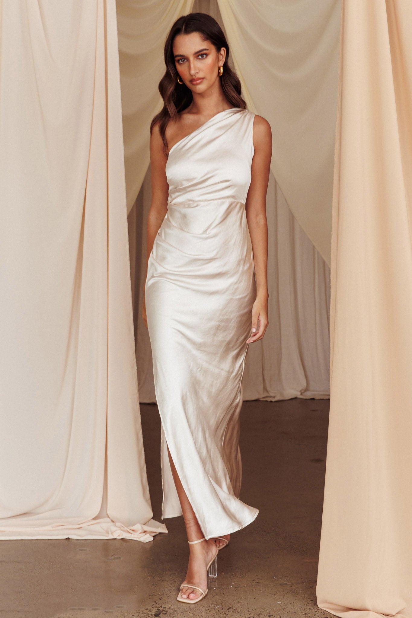 Kamillia One-Shoulder Split Maxi Dress Champagne Selfie Leslie Kamillia One-Shoulder Split Maxi Dress Champagne Selfie Leslie
