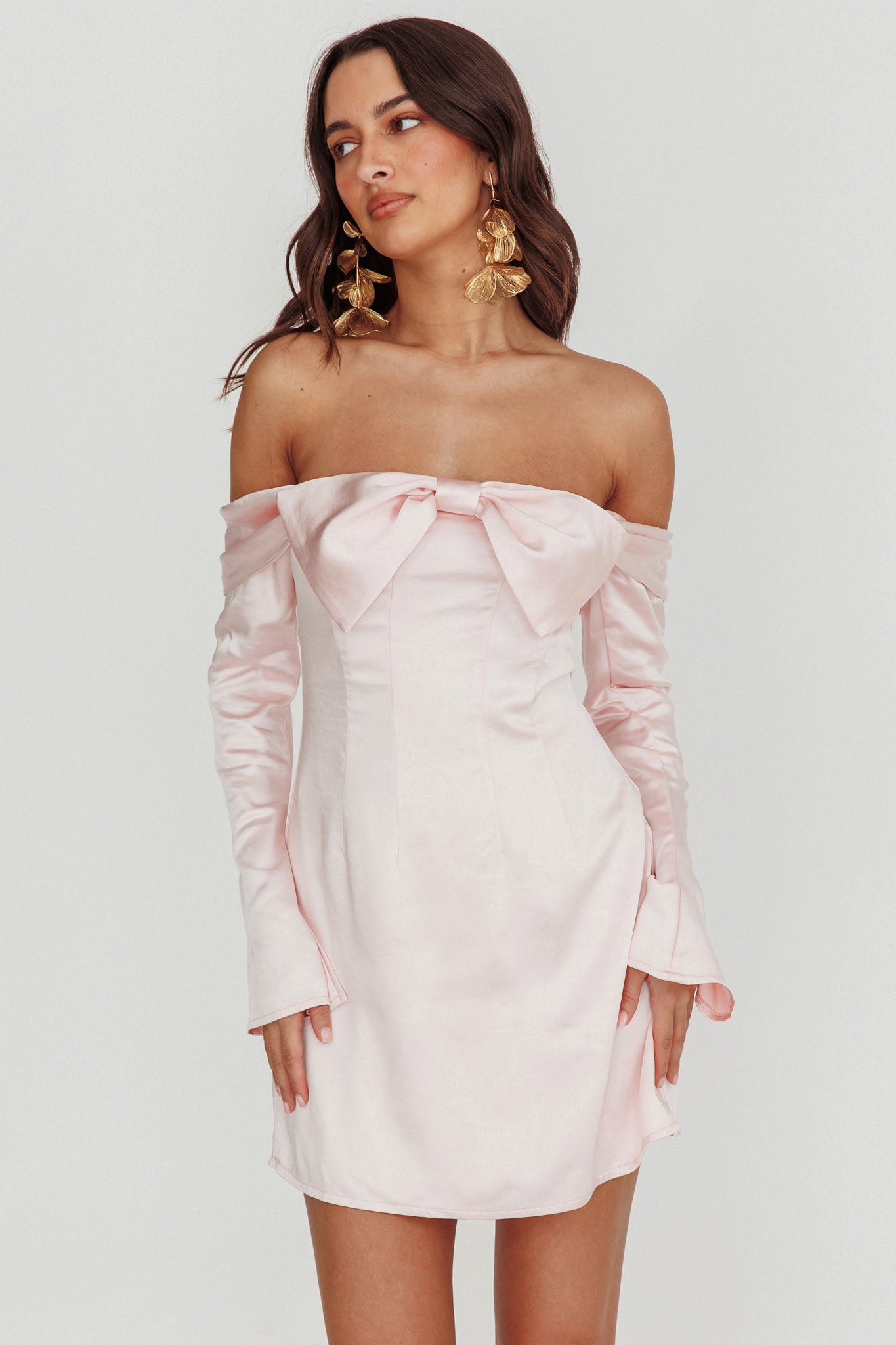 Lilith Off Shoulder Bow Mini Dress Blush– Selfie Leslie
