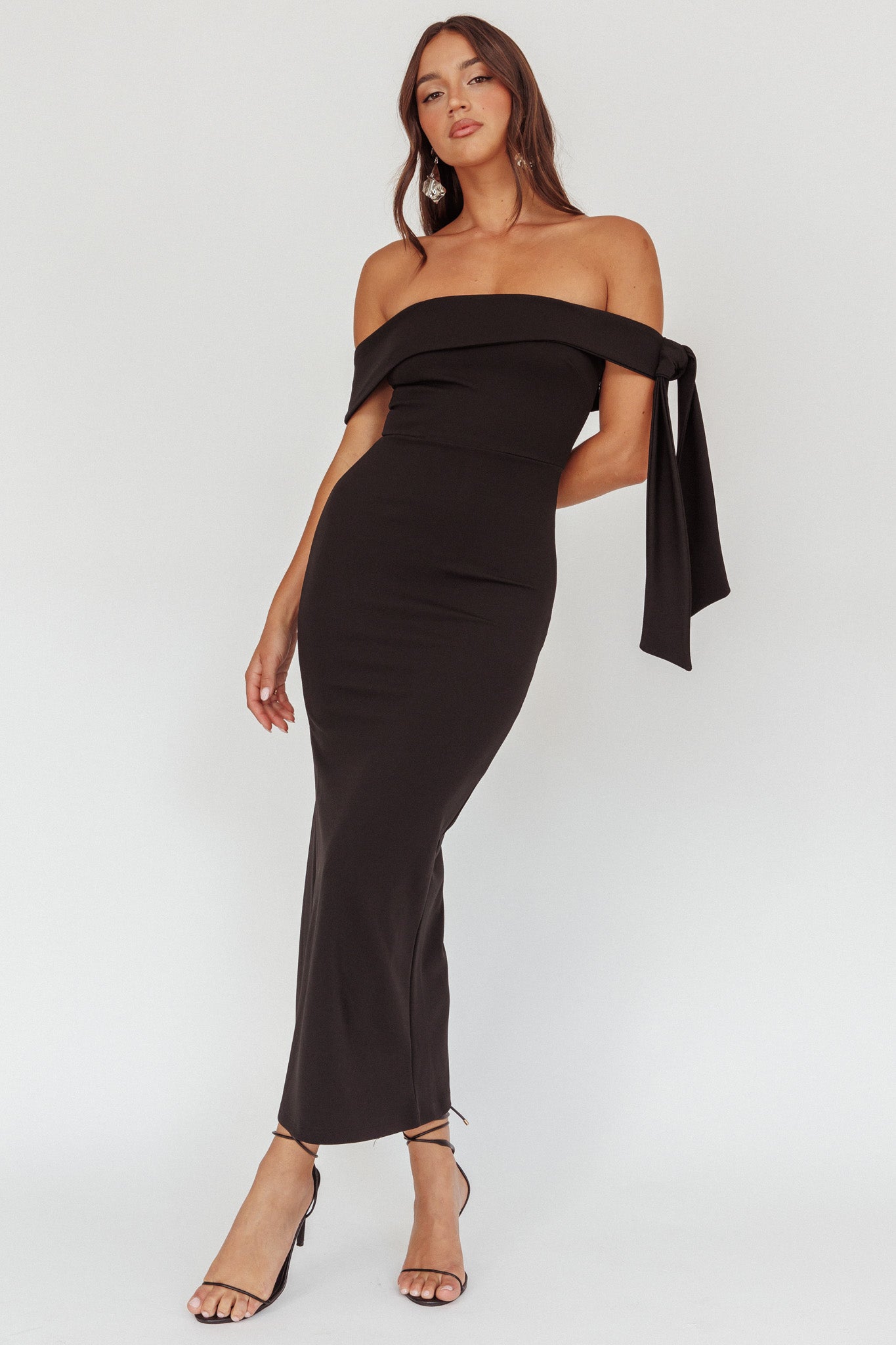 Aurora Sky Off-Shoulder Tie Maxi Dress Black - S Aurora Sky Off-Shoulder Tie Maxi Dress Black - S