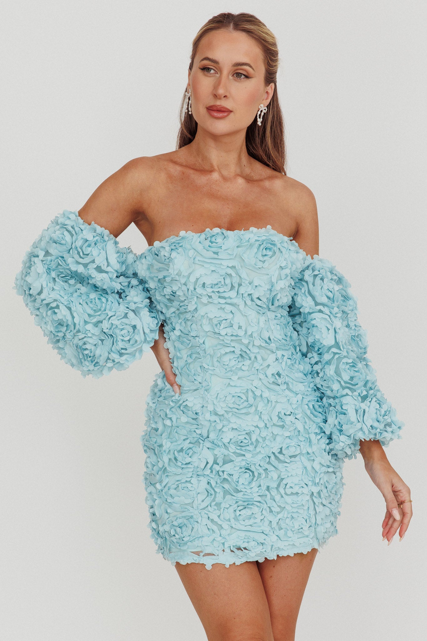 Vive La Rose Off-Shoulder Floral Mini Dress Baby Blue Selfie Leslie Vive La Rose Off-Shoulder Floral Mini Dress Baby Blue Selfie Leslie