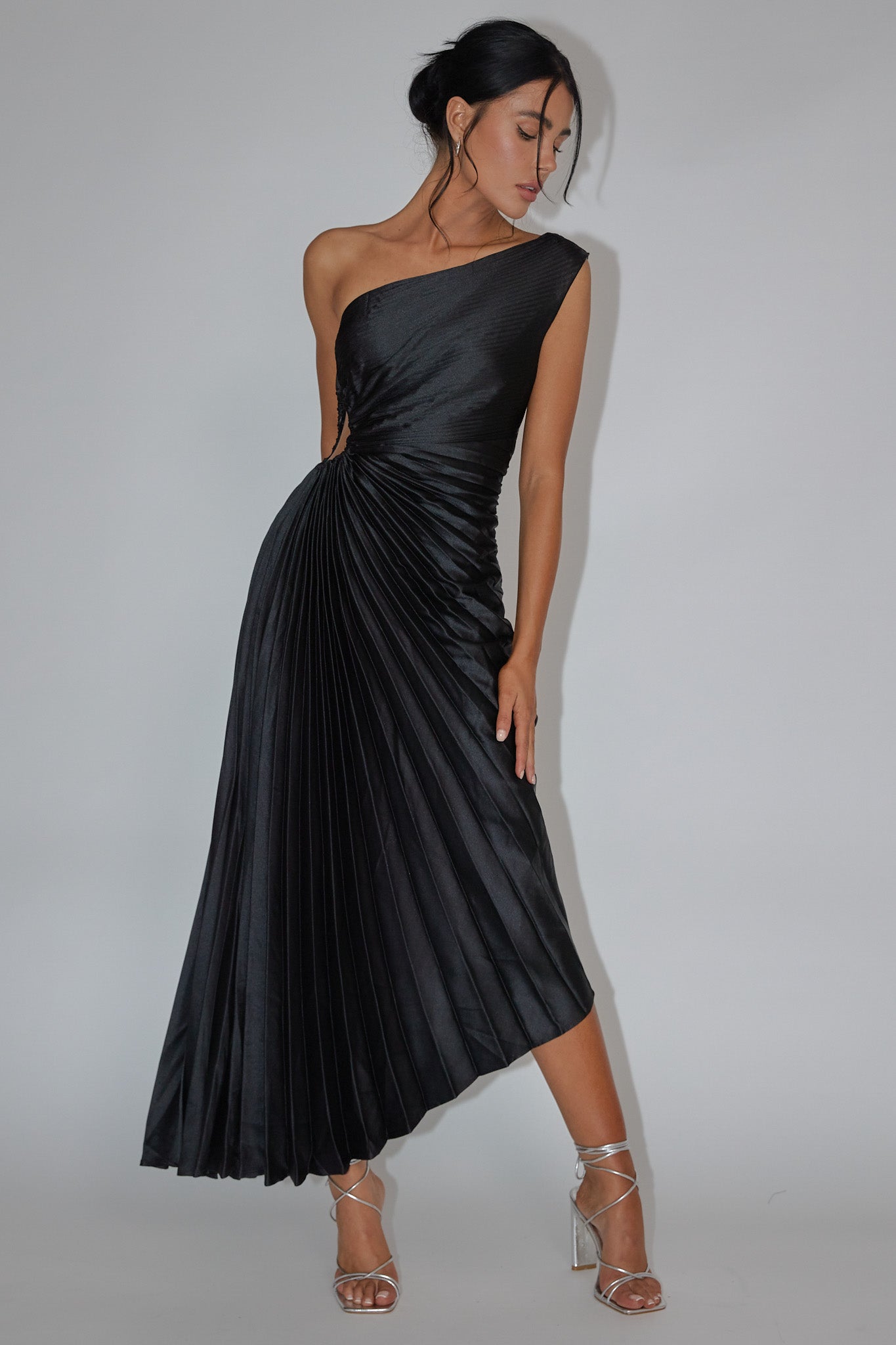 Brooklynn One-Shoulder Accordion Pleat Dress Black XS Brooklynn One-Shoulder Accordion Pleat Dress Black XS