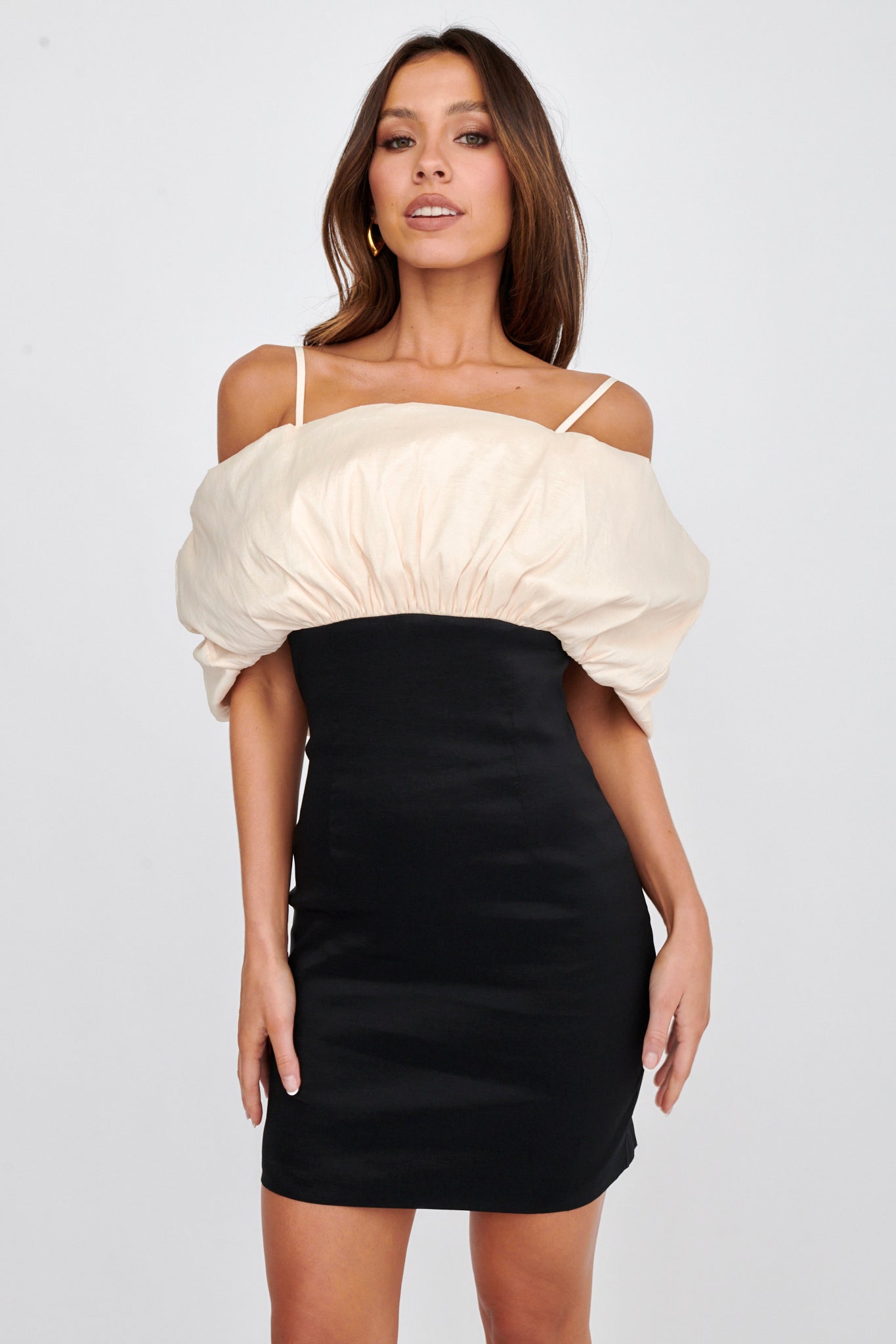 cosima mini dress Puffed Neckline Black/Champagne MODEL INFO Model is Women's A Line Easter Size:XL/2X 3D floral appliqué dress