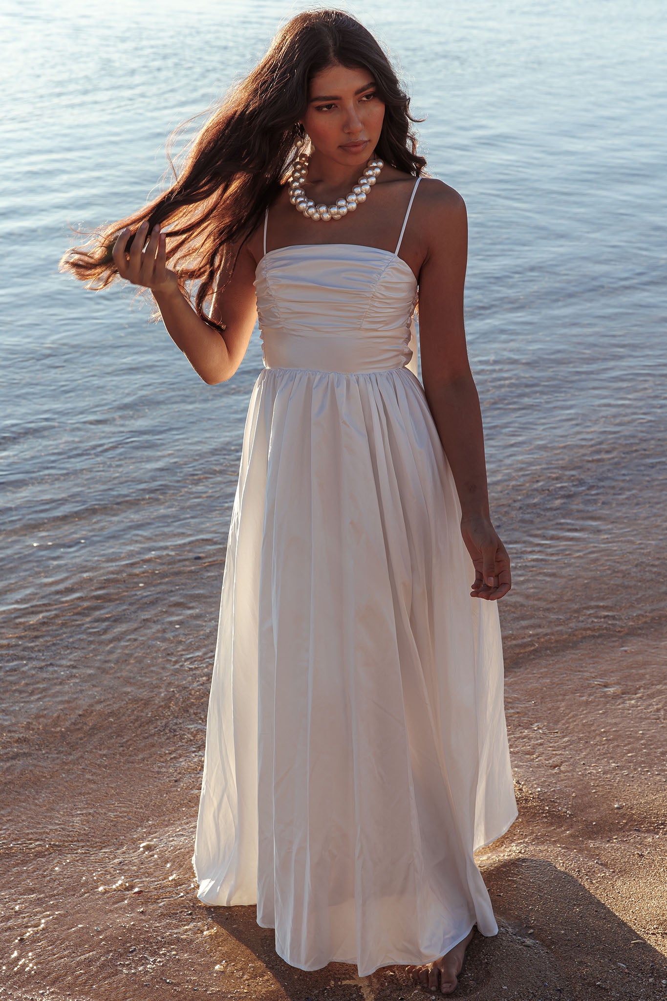 Love Songs Back Bow Maxi Dress White - XL Love Songs Back Bow Maxi Dress White - XL