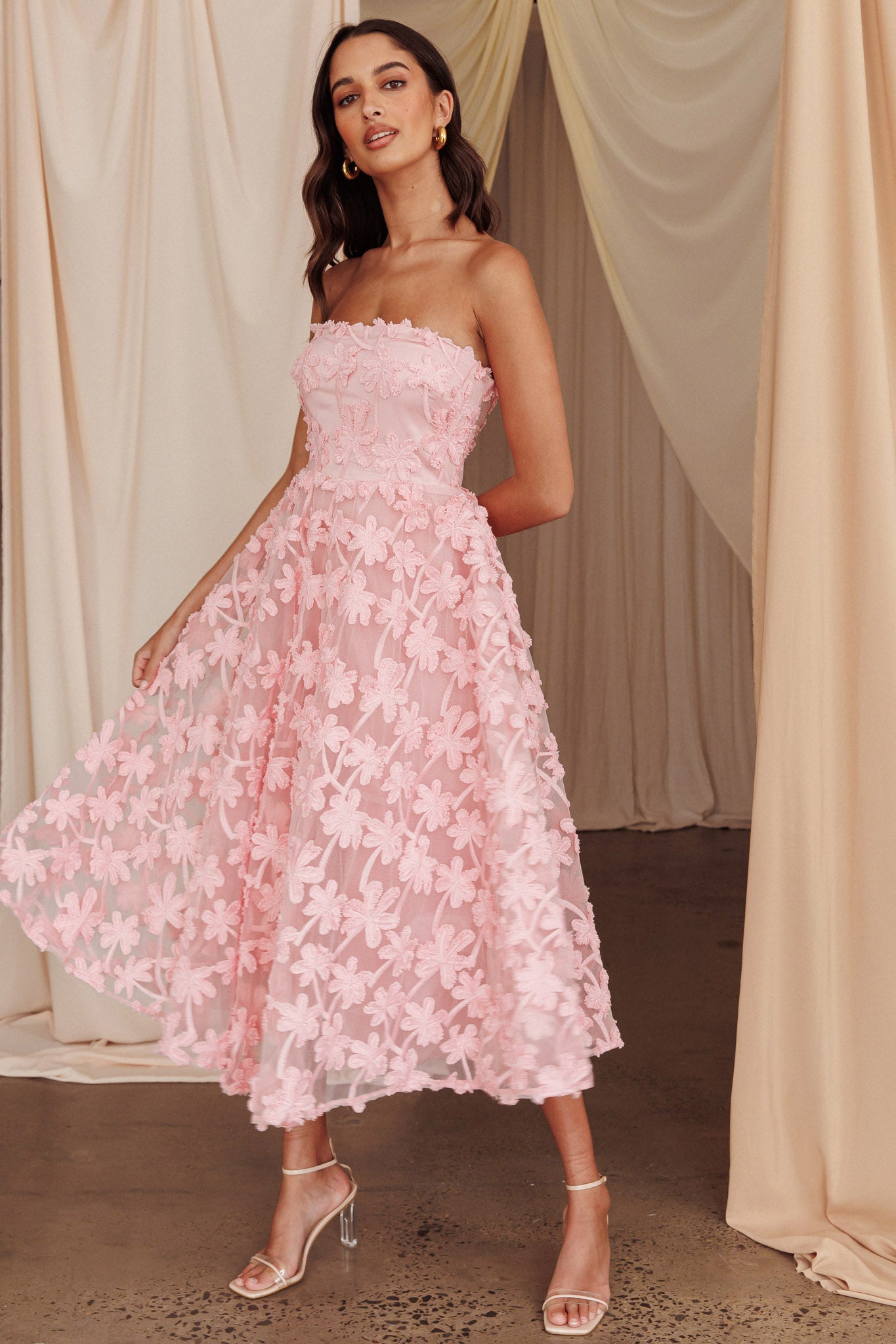 Dori Floral Embellished Midi Dress Blush - M Dori Floral Embellished Midi Dress Blush - M