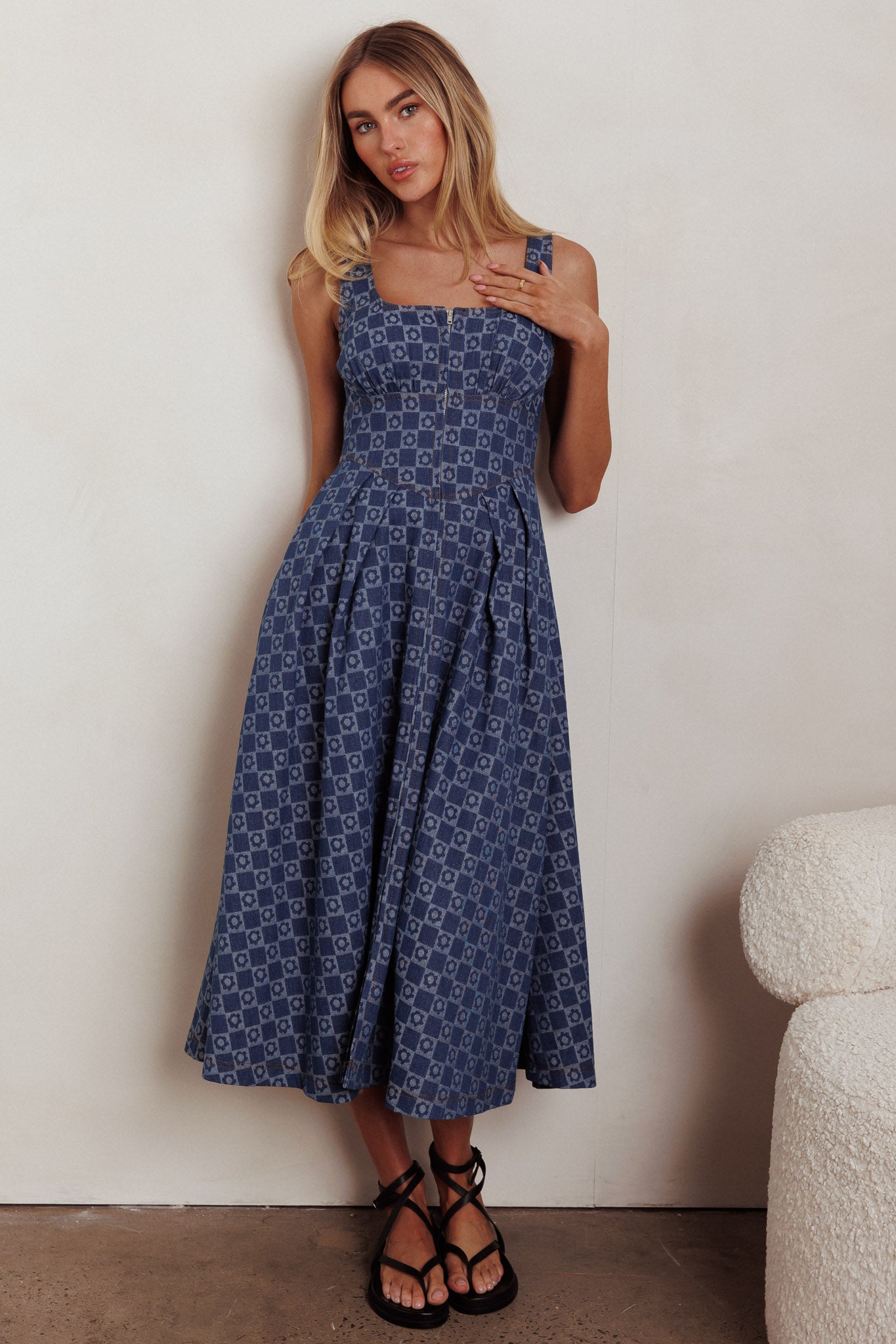 Hair Down Square Neck A-Line Midi Dress Floral Denim - M Hair Down Square Neck A-Line Midi Dress Floral Denim - M
