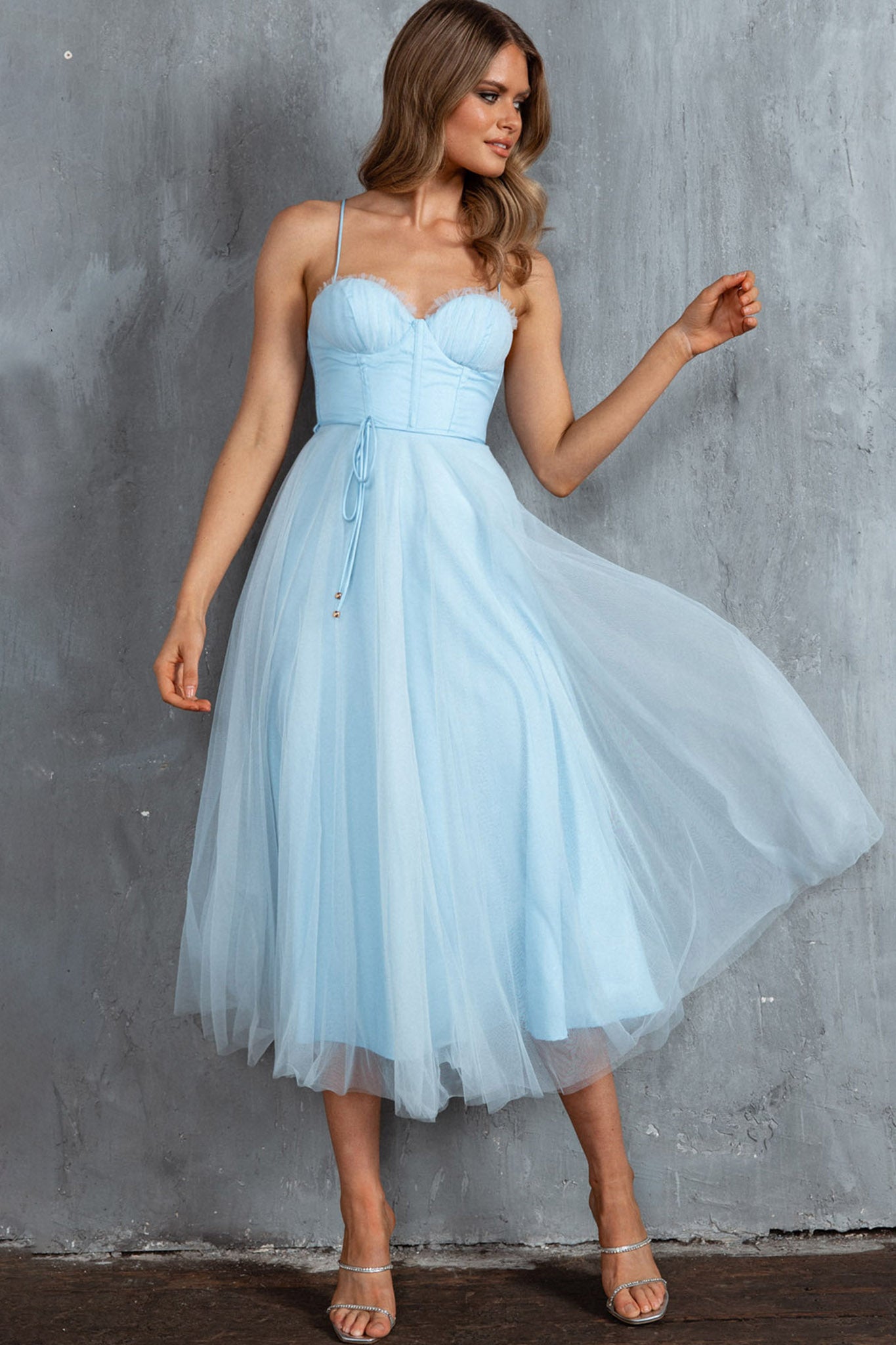 Smitten Sweetheart Neckline Chiffon Midi Dress Blue Smitten Sweetheart Neckline Chiffon Midi Dress Blue