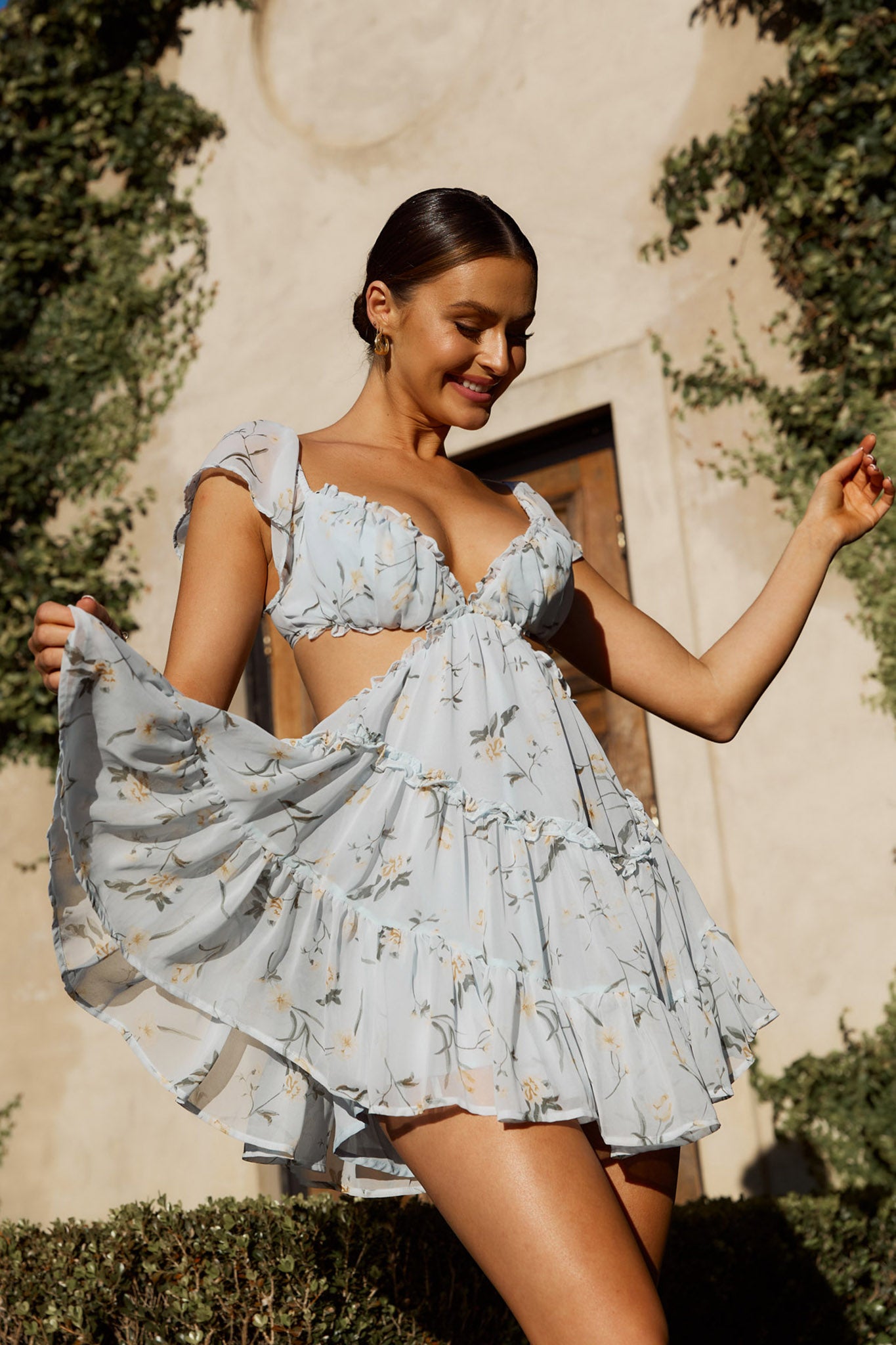 Shiara Cut-Out Waist Mini Dress Floral Blue/Yellow Shiara Cut-Out Waist Mini Dress Floral Blue/Yellow
