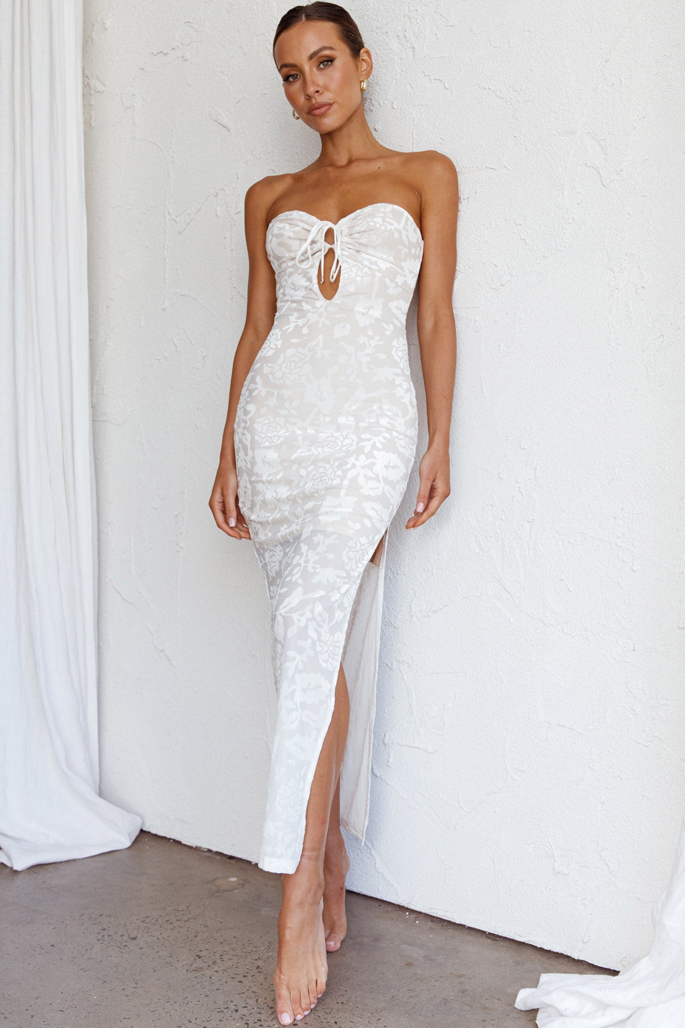 selfie leslie white midi dress Sing To Me Keyhole Bodice Midi Dress White