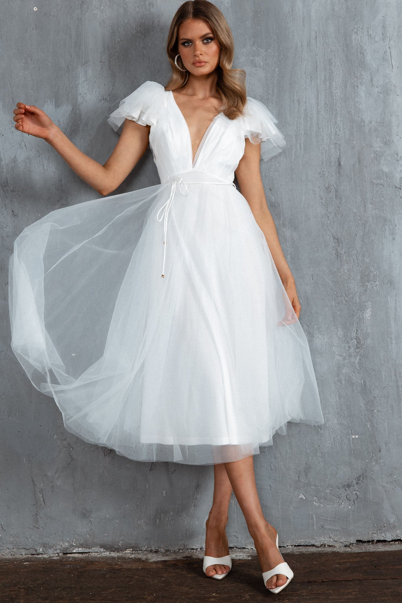 Leap Of Faith Frill Shoulder Tulle Midi Dress White - M Leap Of Faith Frill Shoulder Tulle Midi Dress White - M