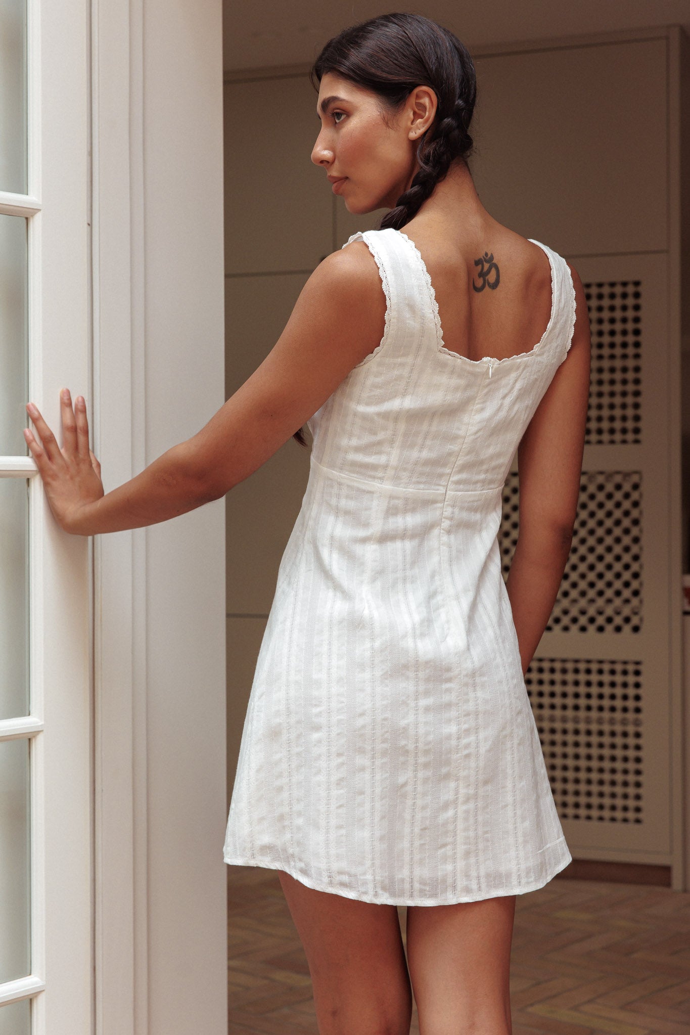 Aura Girl Square Neckline Mini Dress White L Aura Girl Square Neckline Mini Dress White L