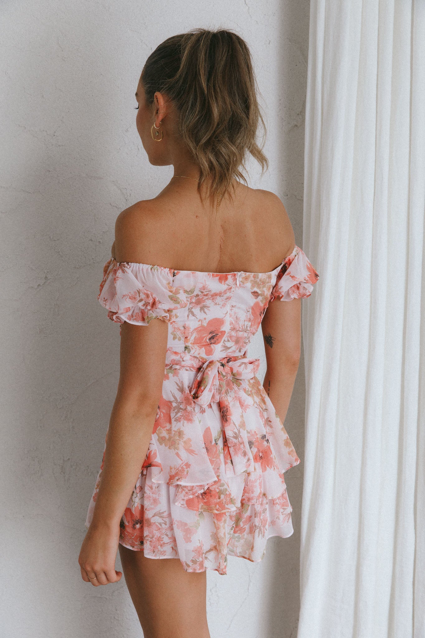 Linka Off-Shoulder Tie Back Romper Floral Pink– Selfie Leslie