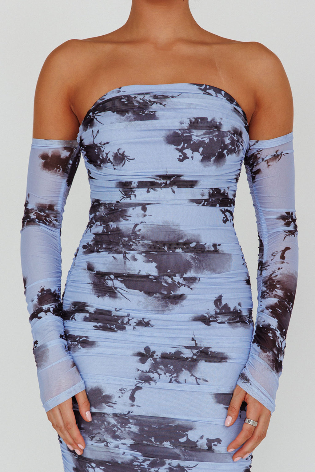 Cece Off-Shoulder Midi Dress Floral Blue Selfie Leslie Cece Off-Shoulder Midi Dress Floral Blue Selfie Leslie