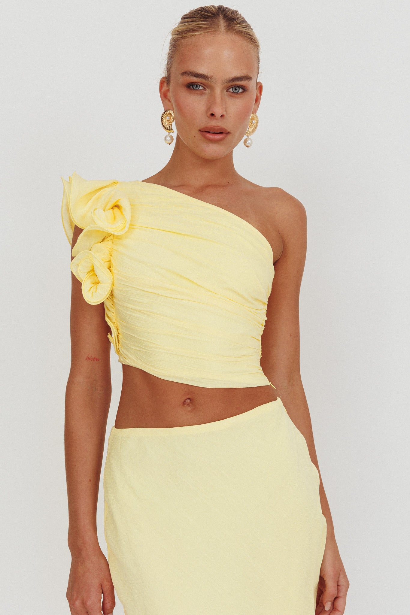 Deanna One-Shoulder Ruffle Top Lemon | Selfie Leslie