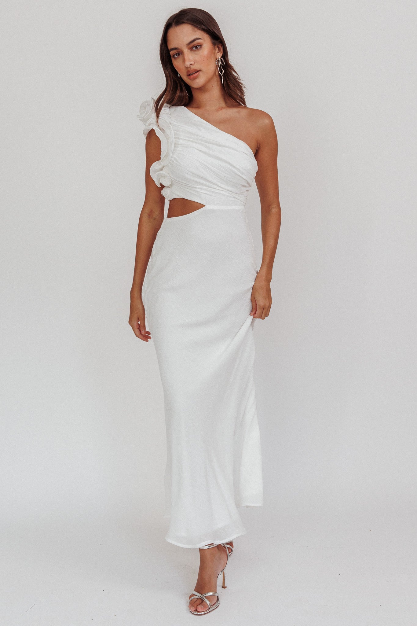 Deanna One-Shoulder Ruffle Maxi Dress White | Selfie Leslie