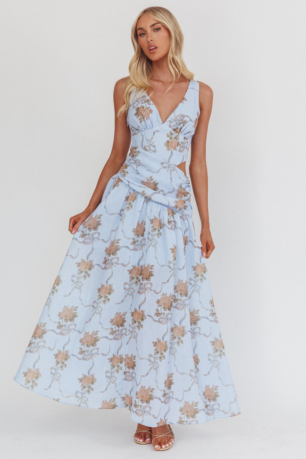 First Dates Waist Cut-Out Maxi Dress Floral Blue by Selfie Leslie