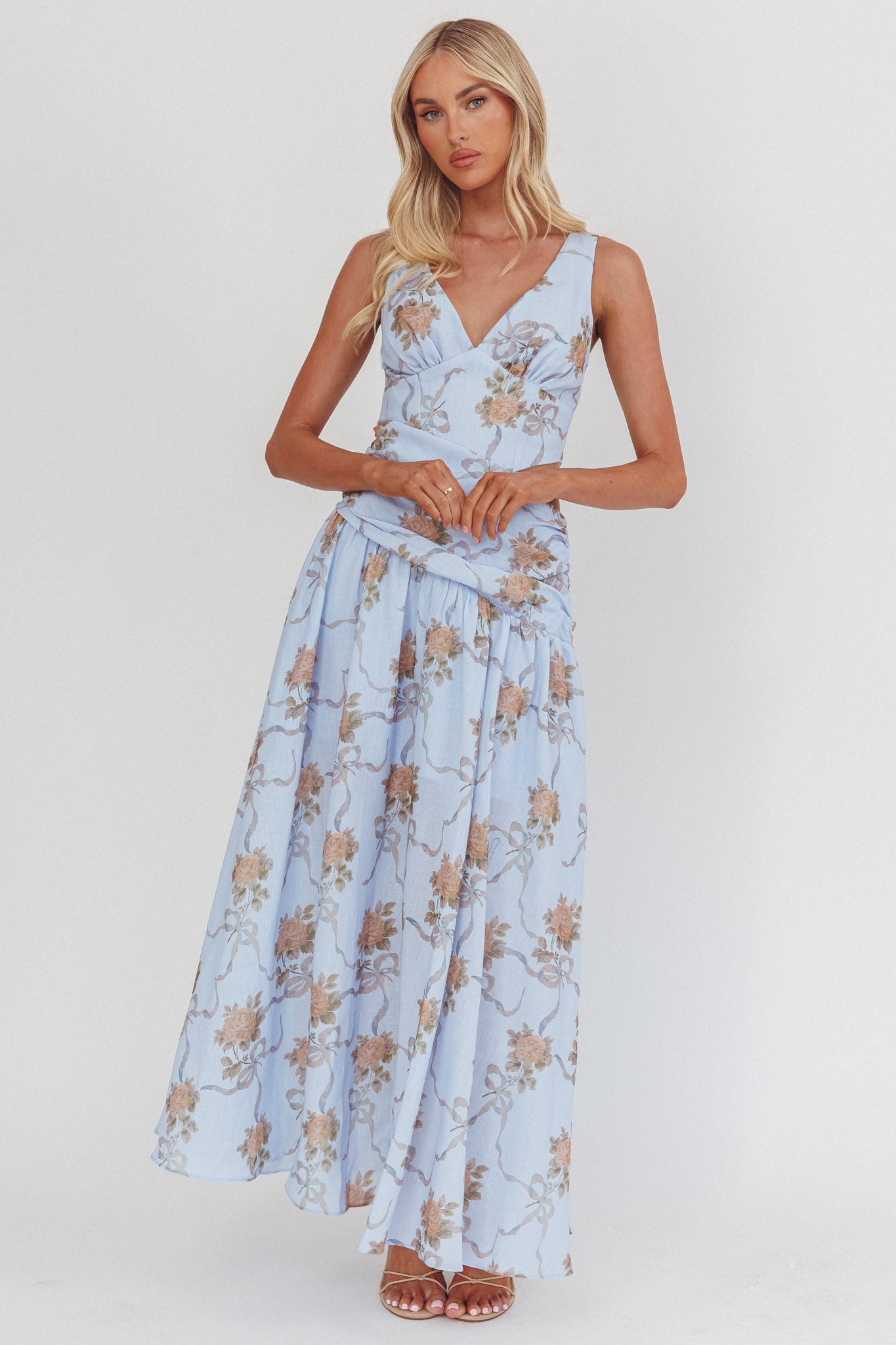 First Dates Waist Cut-Out Maxi Dress Floral Blue by Selfie Leslie