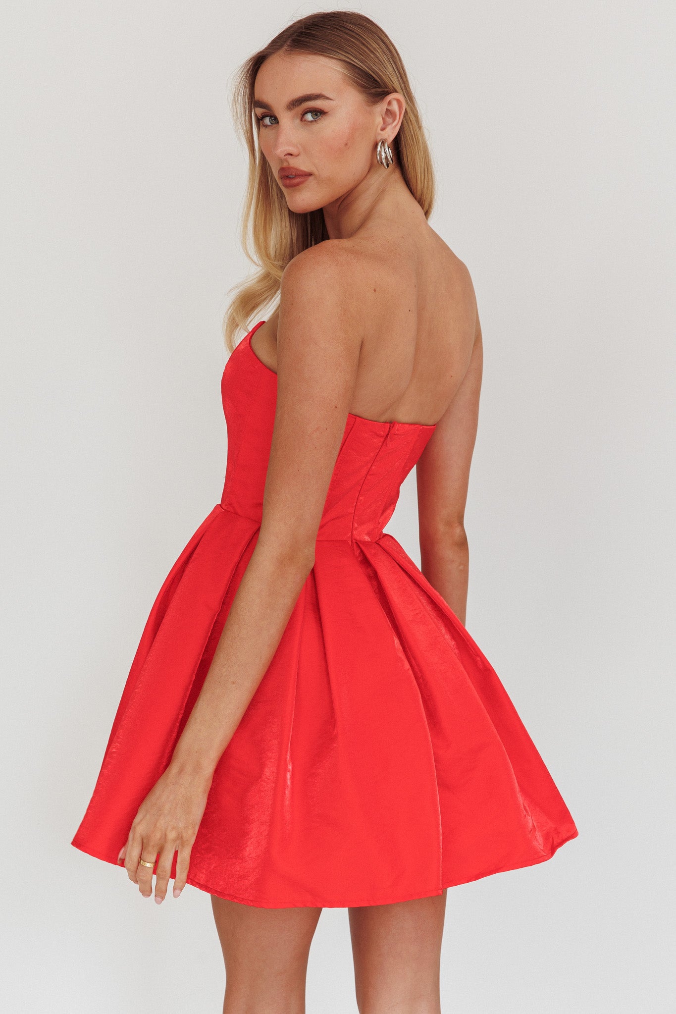 Loveless Strapless Flared Mini Dress Red - S Loveless Strapless Flared Mini Dress Red - S