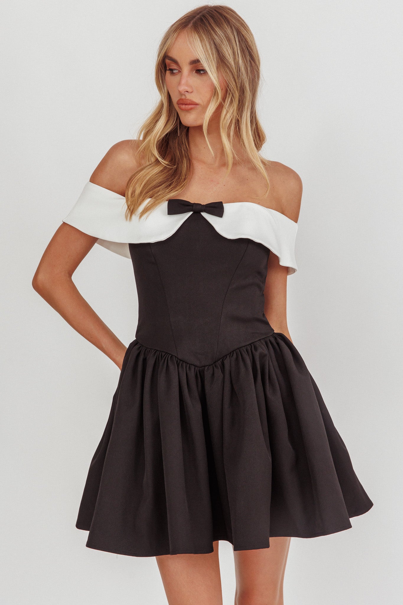 Grace Kelly Contrast Off-Shoulder Mini Dress Black | Selfie Leslie Grace Kelly Contrast Off-Shoulder Mini Dress Black | Selfie Leslie