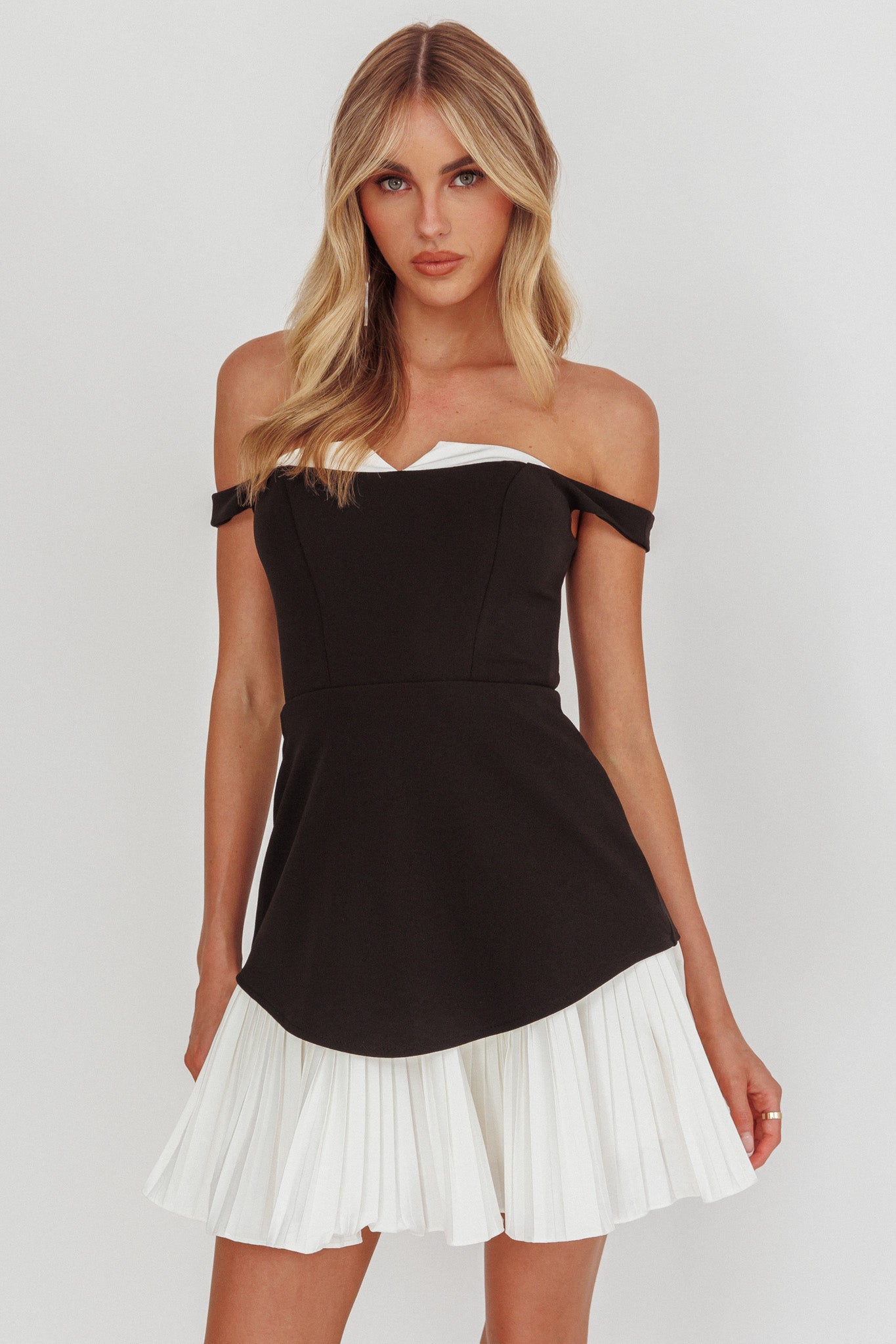 Devoted Love Pleat Hem Mini Dress Contrast Black– Selfie Leslie