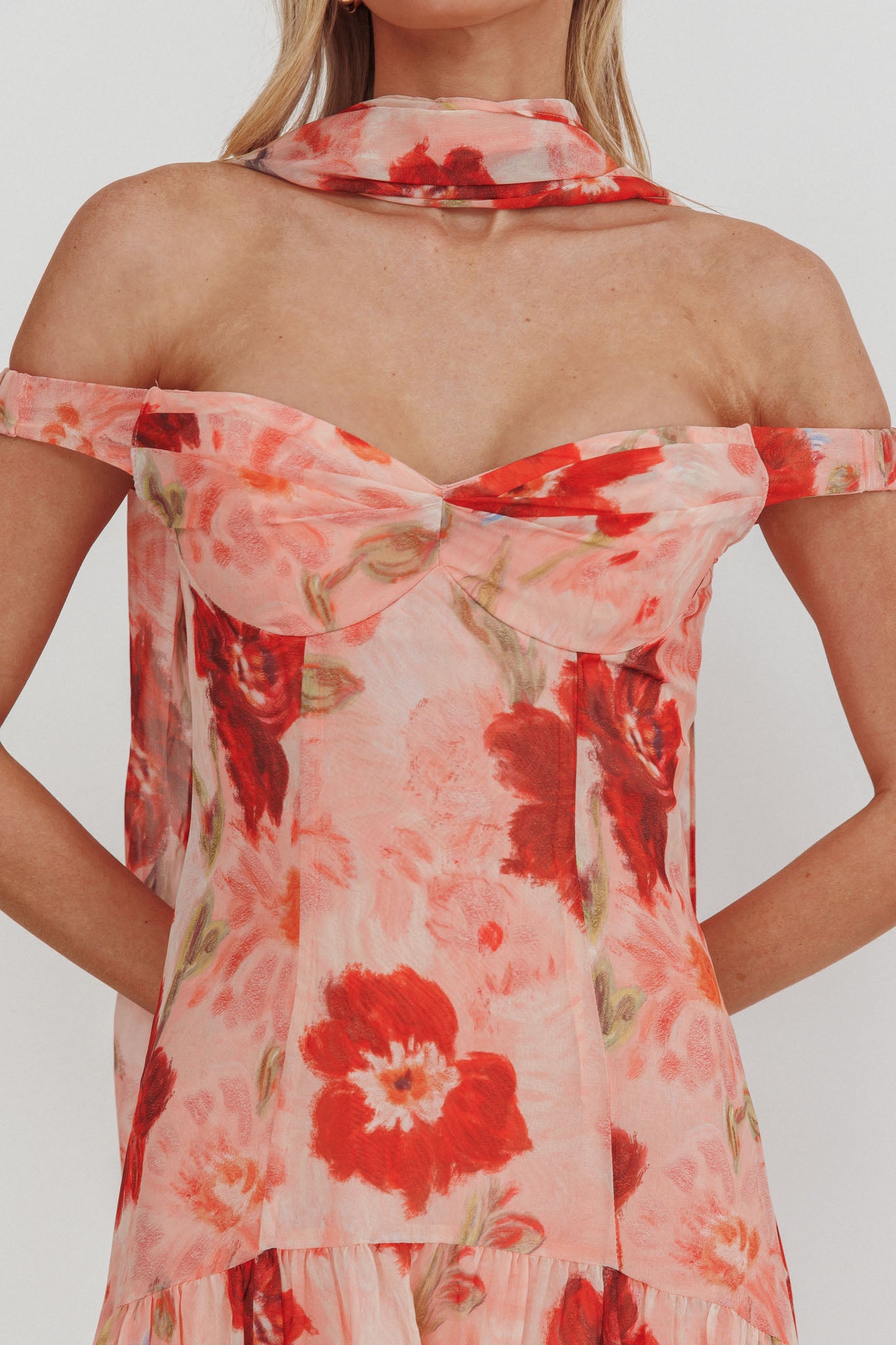 Kaycee Drop Waist Maxi Dress Floral Red - L Kaycee Drop Waist Maxi Dress Floral Red - L
