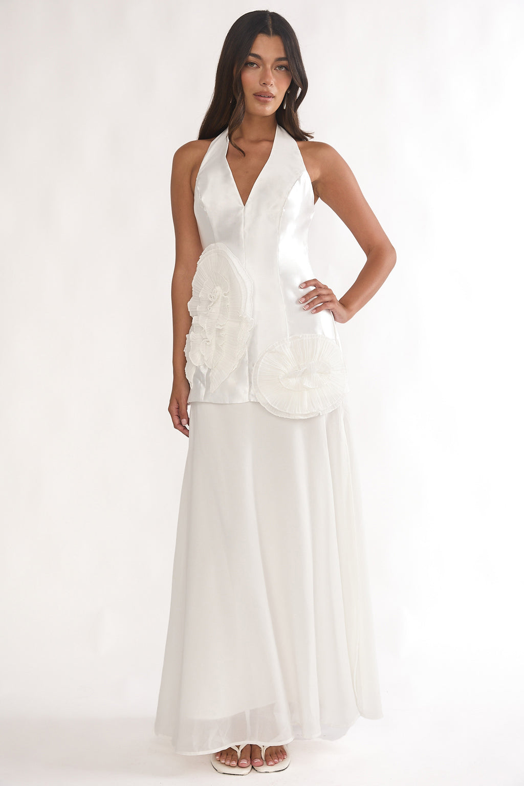 Elyria 3D Ruffle Halter Maxi Dress White - M Elyria 3D Ruffle Halter Maxi Dress White - M