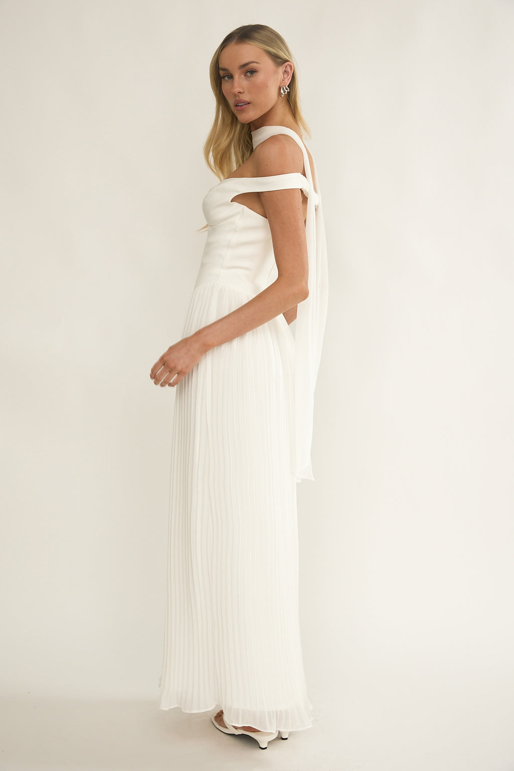 Quinnae Off-Shoulder Accordion Pleat Maxi Dress White by Selfie Leslie