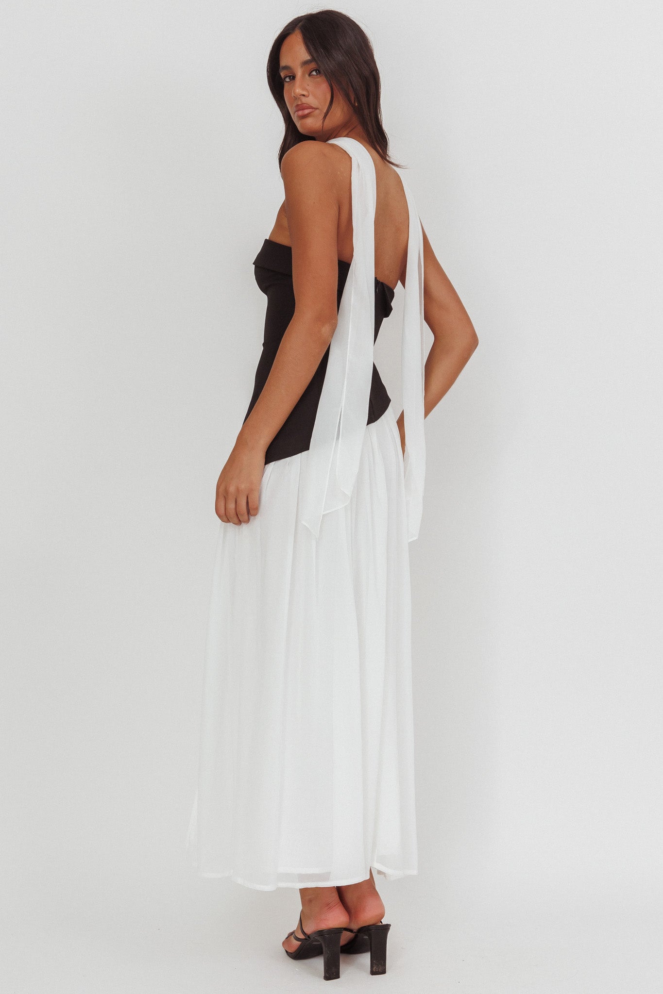 Mariabella Contrast Bodice Maxi Dress Black/White by Selfie Leslie