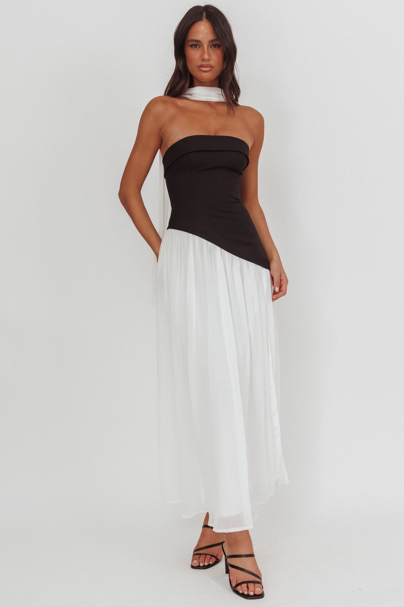 Mariabella Contrast Bodice Maxi Dress Black/White - S Mariabella Contrast Bodice Maxi Dress Black/White - S
