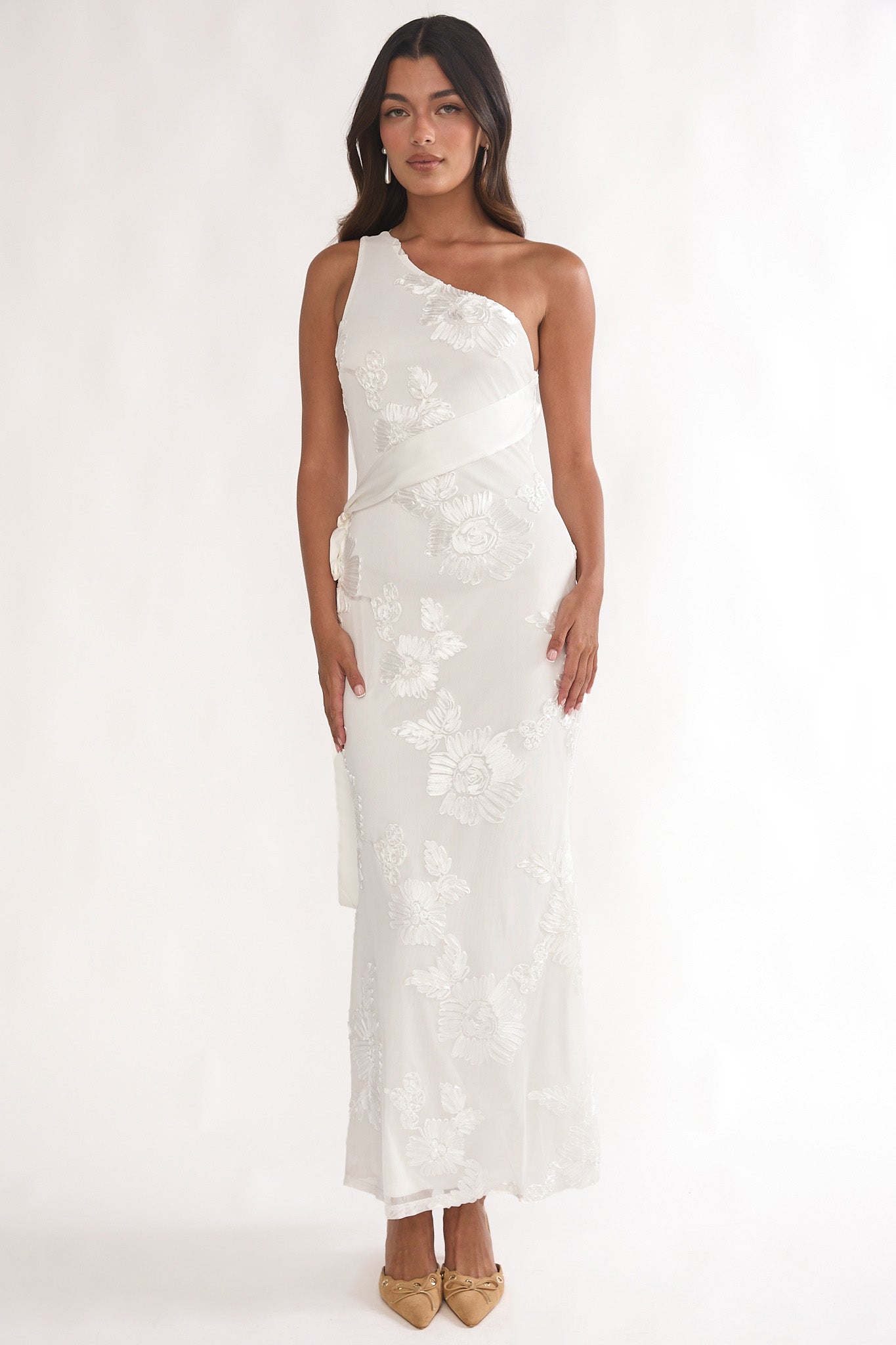 Kairi One-Shoulder Sash Maxi Dress White Selfie Leslie Kairi One-Shoulder Sash Maxi Dress White Selfie Leslie