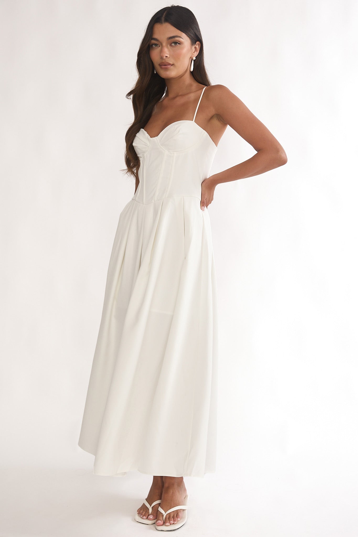 Kearsy Box Pleat Sweetheart Neckline Midi Dress White | Selfie Leslie