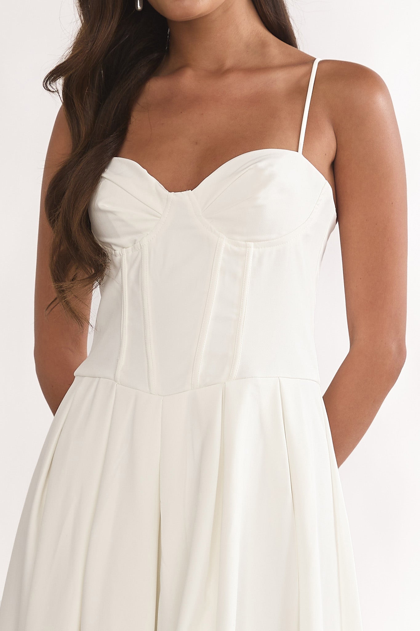 Kearsy Box Pleat Sweetheart Neckline Midi Dress White by Selfie Leslie