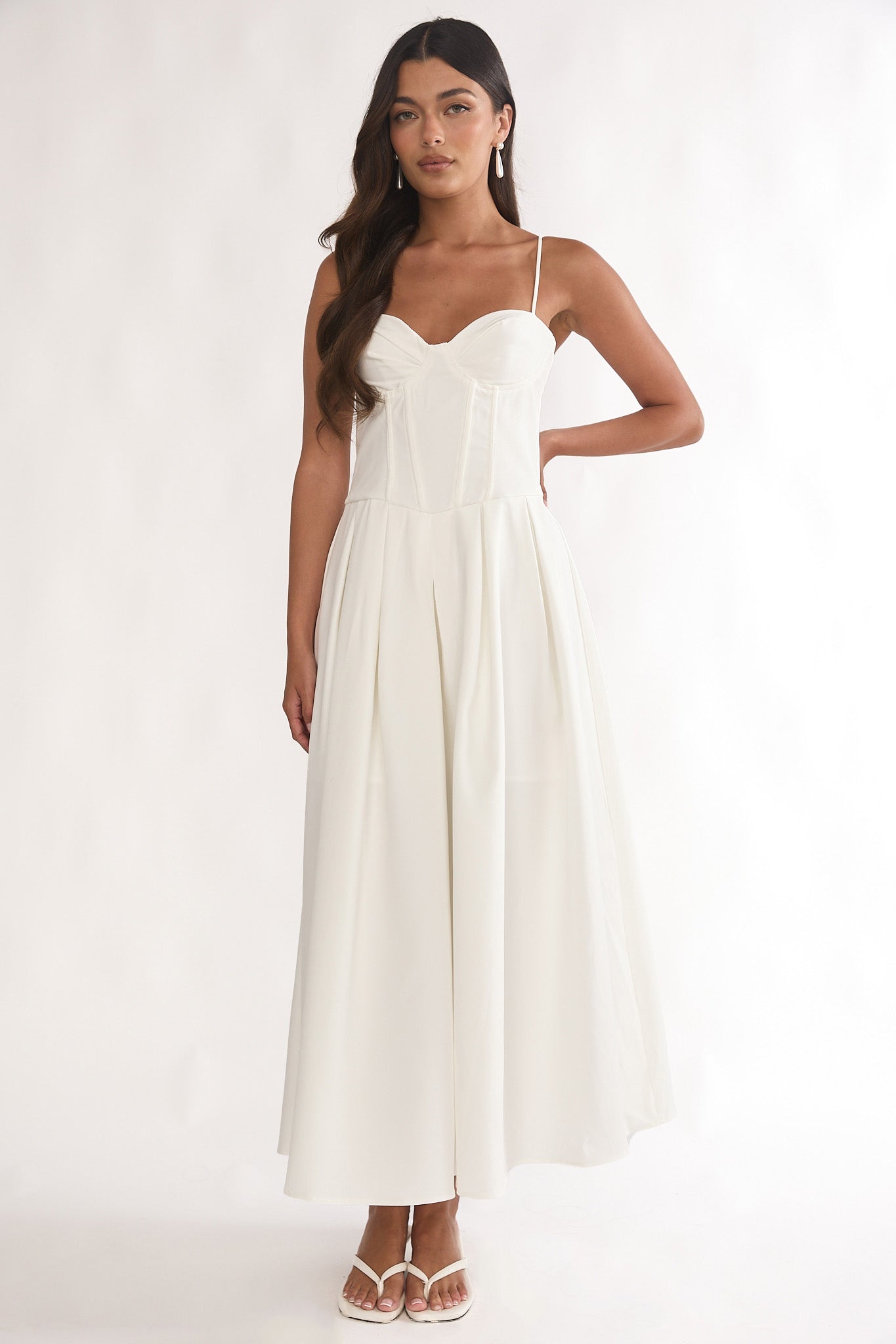 Kearsy Box Pleat Sweetheart Neckline Midi Dress White | Selfie Leslie