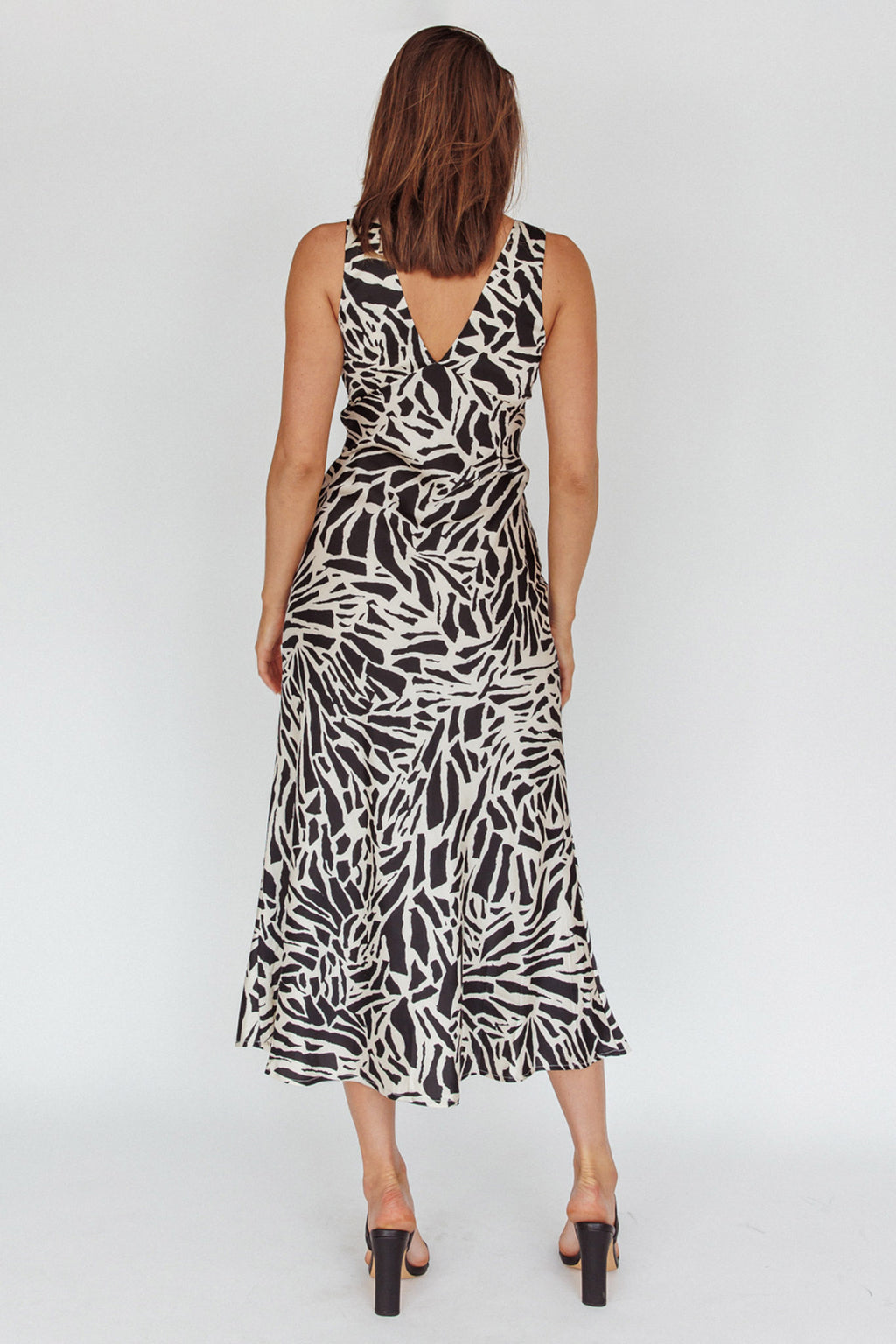 Turin V-Neckline Print Midi Dress Black by Selfie Leslie