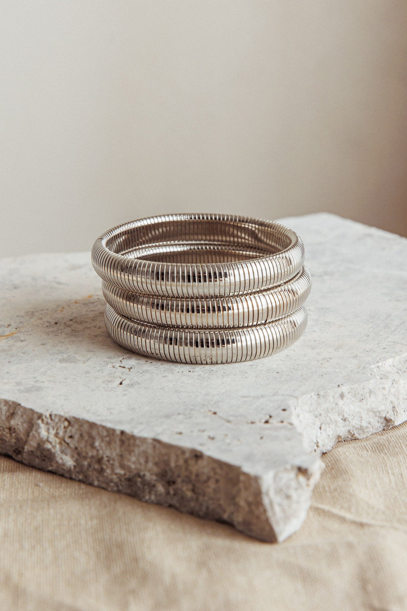 Oliver Stretch Bangles Set Dark Silver by Selfie Leslie