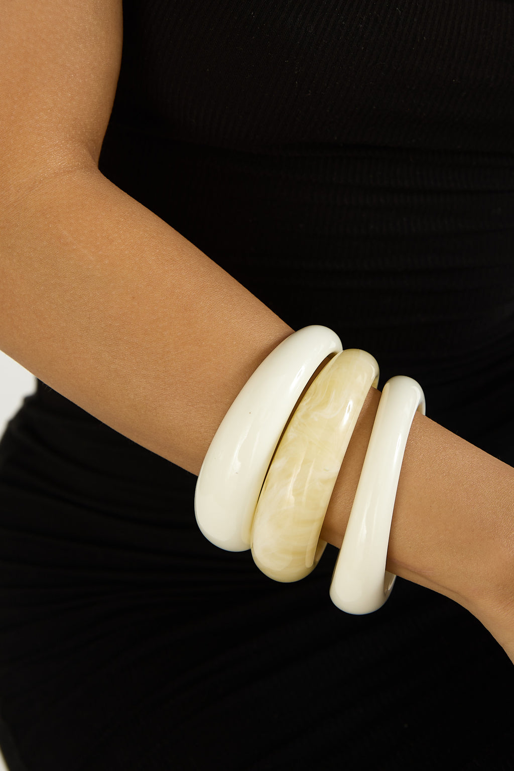Vionne Irregular Bangles Acrylic Ivory by Selfie Leslie