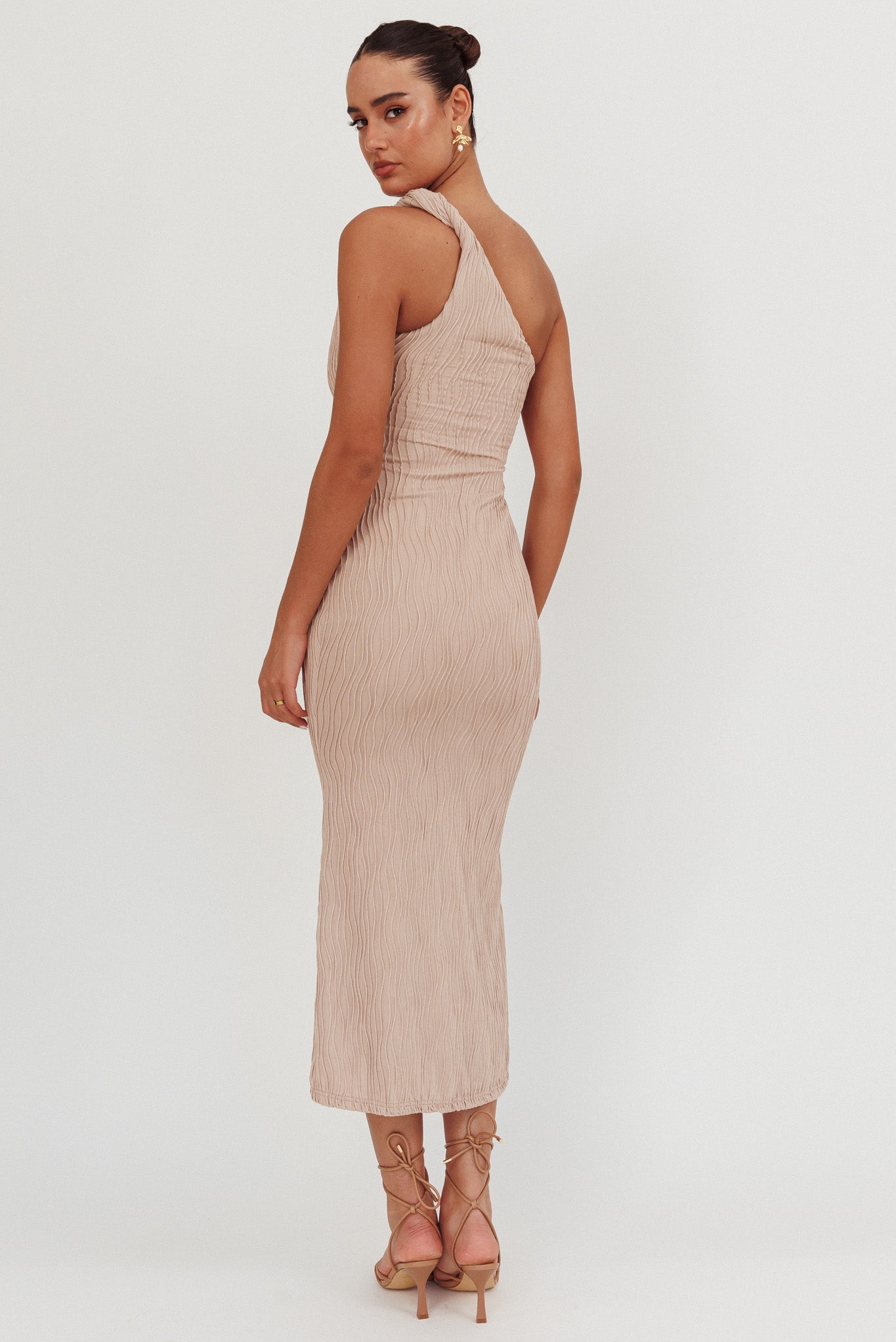 Lingering Love One-Shoulder Twist Midi Dress Beige - M Lingering Love One-Shoulder Twist Midi Dress Beige - M