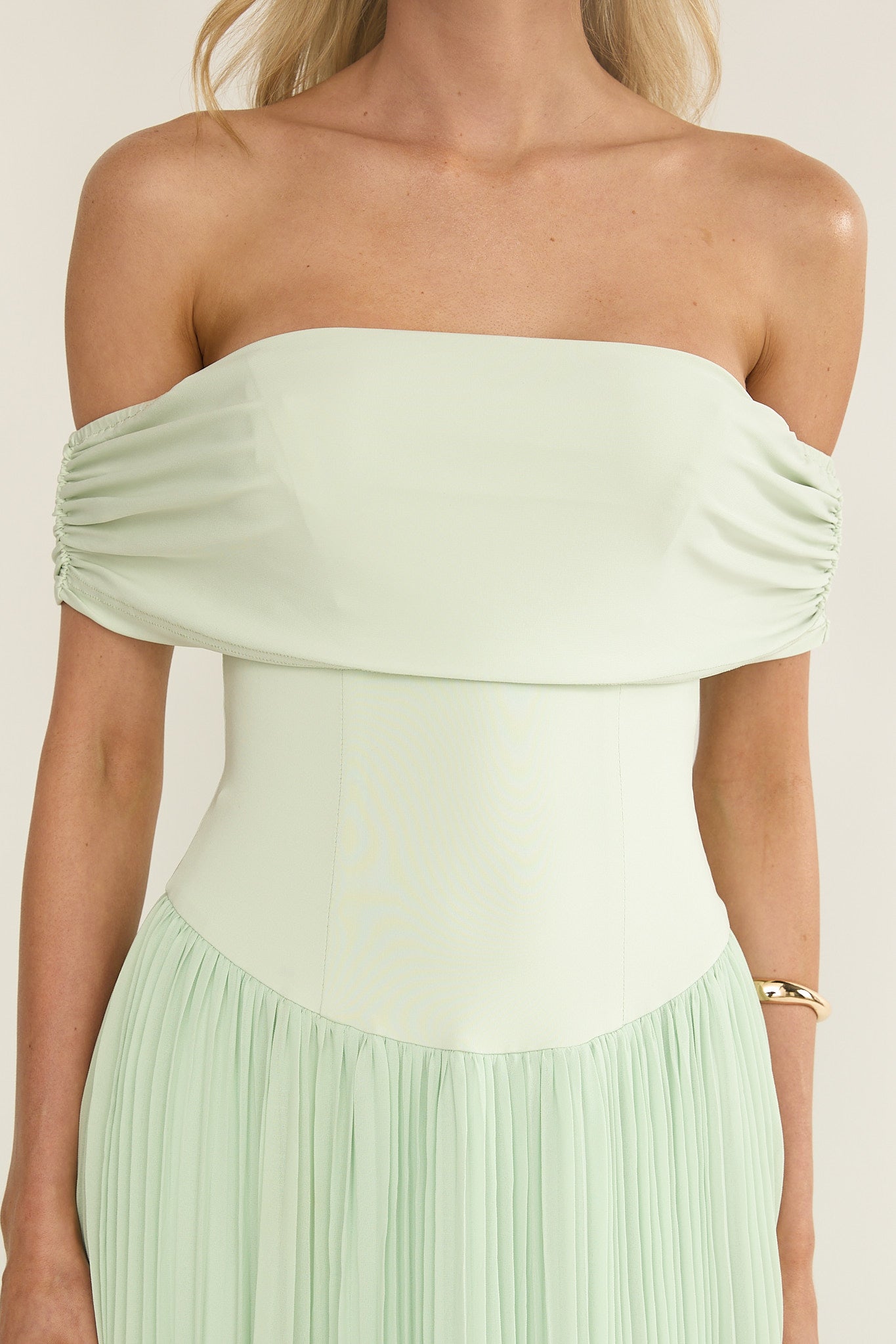 Flutters Off-Shoulder Accordion Pleat Dress Sage Selfie Leslie Flutters Off-Shoulder Accordion Pleat Dress Sage Selfie Leslie