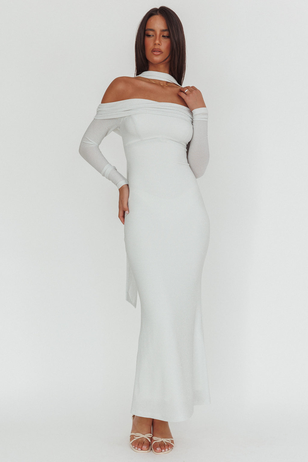 Flutters Off-Shoulder Long Sleeve Maxi Dress White - M Flutters Off-Shoulder Long Sleeve Maxi Dress White - M
