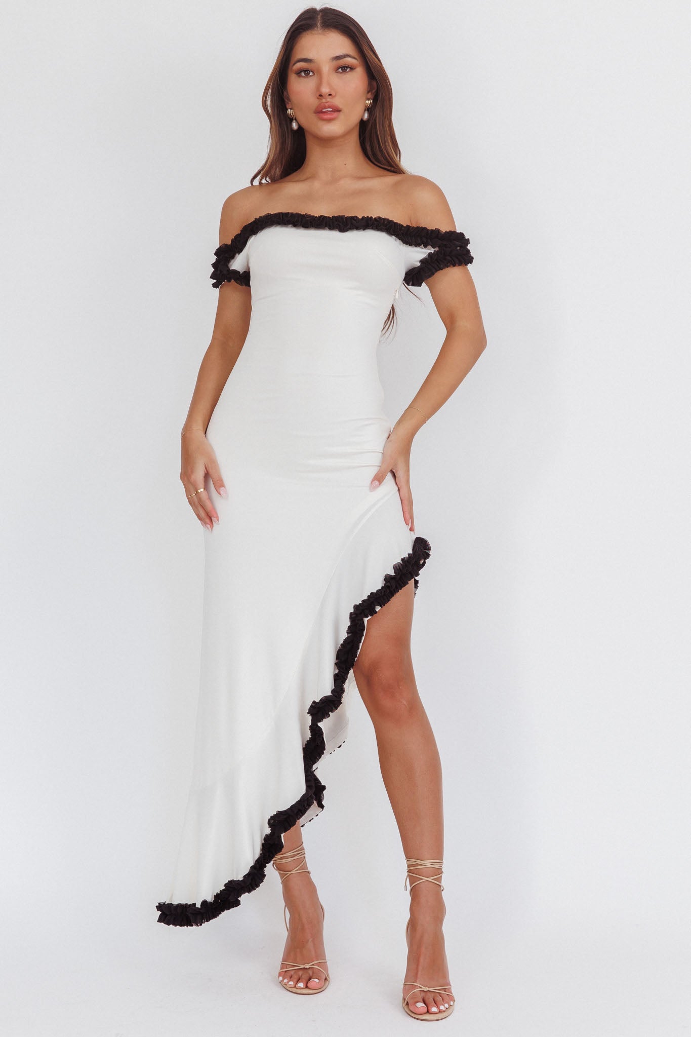 Shake It Off Asymmetric Off-Shoulder Dress Cream - XL Shake It Off Asymmetric Off-Shoulder Dress Cream - XL