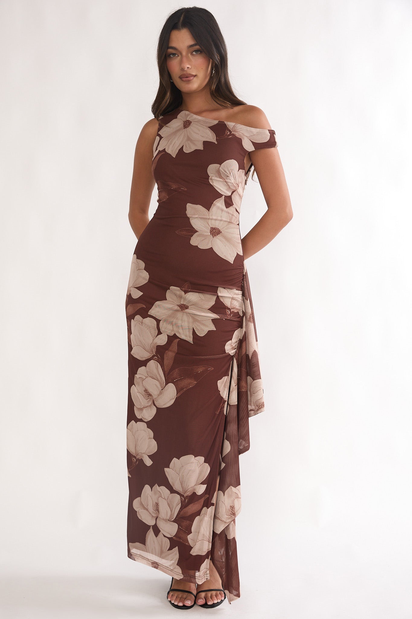 Raphaella Asymmetric Neckline Split Maxi Dress Magnolia Brown - M Raphaella Asymmetric Neckline Split Maxi Dress Magnolia Brown - M