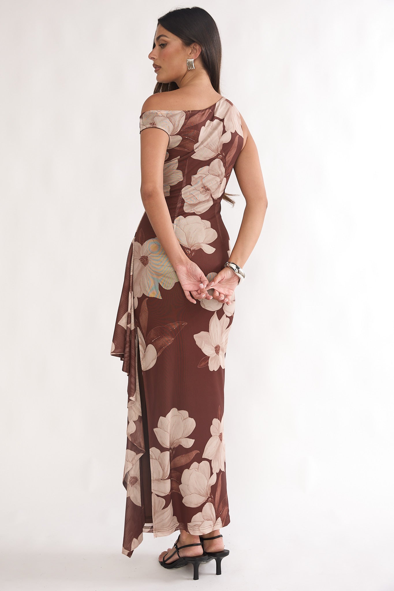 Raphaella Asymmetric Neckline Split Maxi Dress Magnolia Brown - M Raphaella Asymmetric Neckline Split Maxi Dress Magnolia Brown - M
