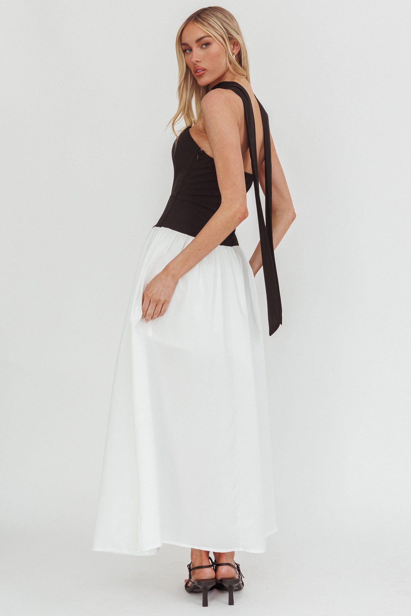 Lennix Strapless Scarf Maxi Dress Black/White - S Lennix Strapless Scarf Maxi Dress Black/White - S