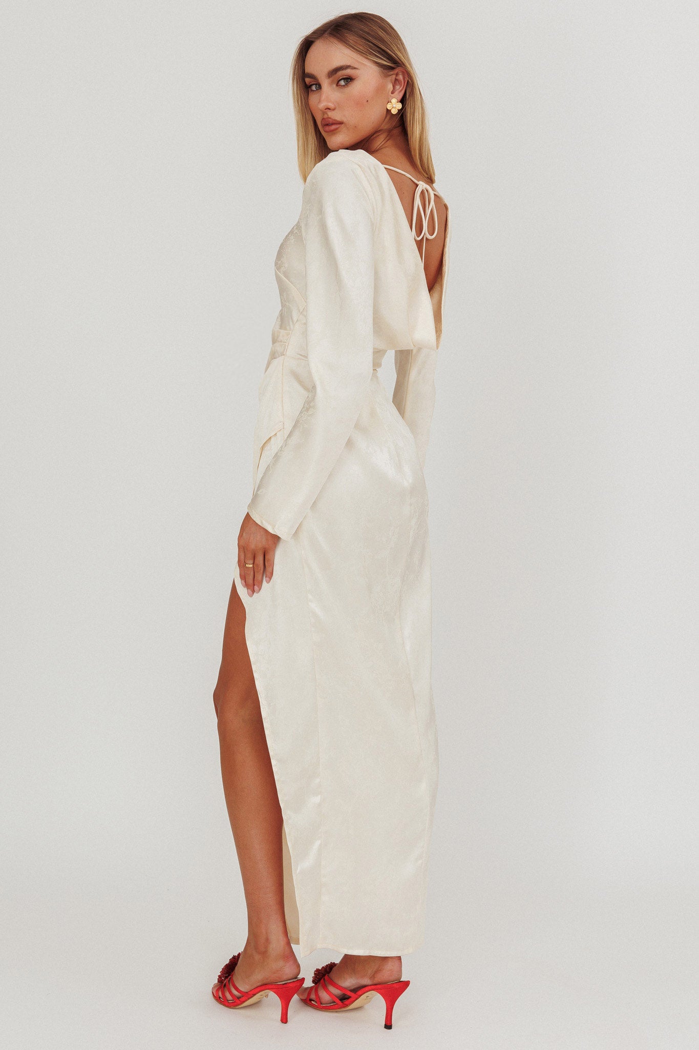 Loveland Long Sleeve Cowl Back Maxi Dress Beige - S Loveland Long Sleeve Cowl Back Maxi Dress Beige - S