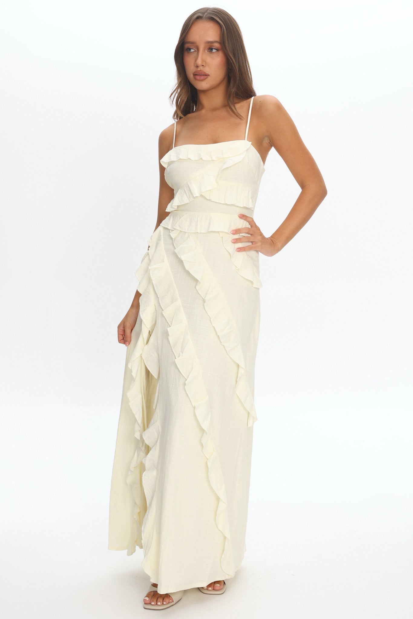 OFFARLI by Lulldove スリップ ホワイト Arrabel Ruffle Split Maxi Dress Ivory | Selfie Leslie