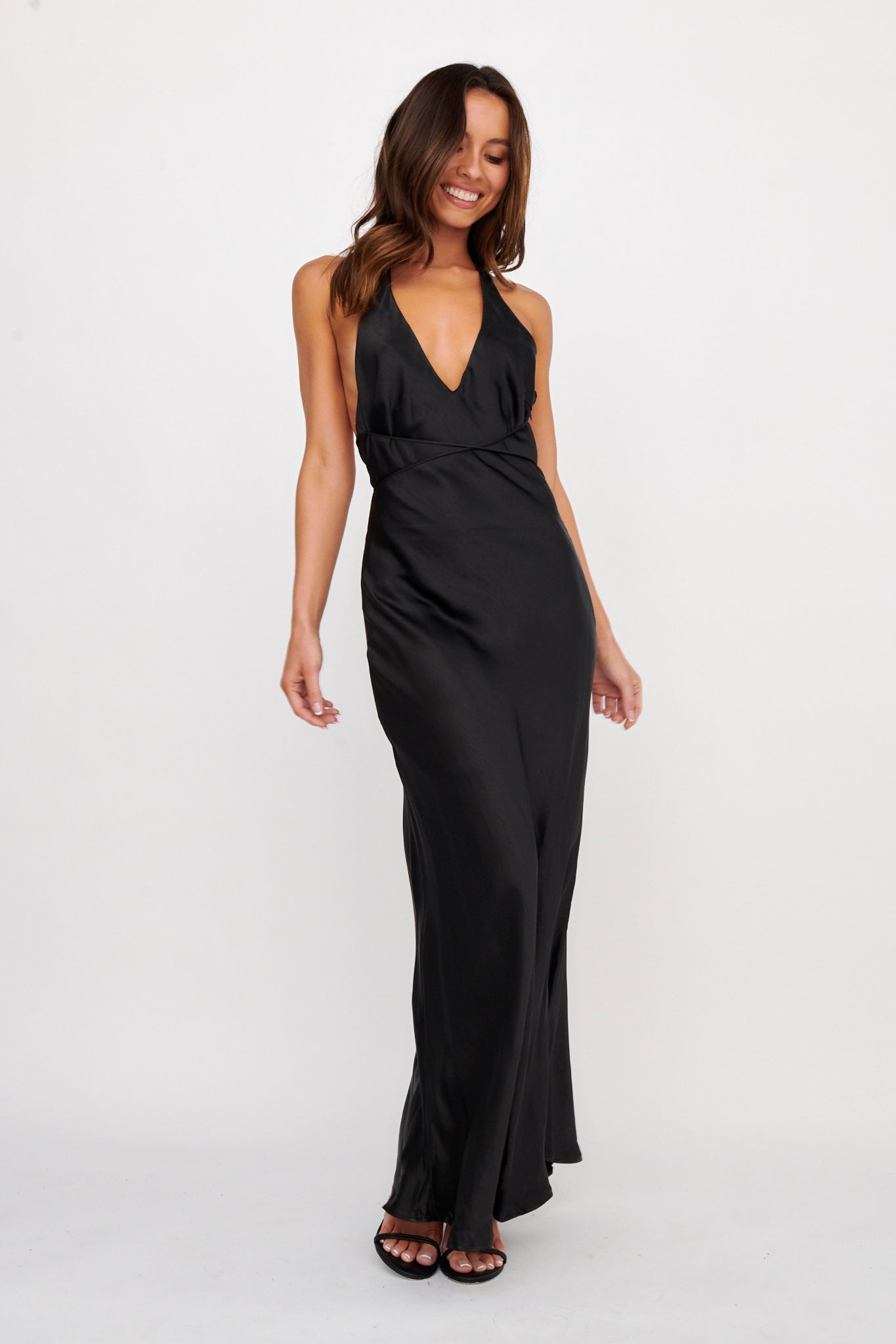 Shop the Alenni Halterneck V-Neck Maxi Dress Black | Selfie Leslie